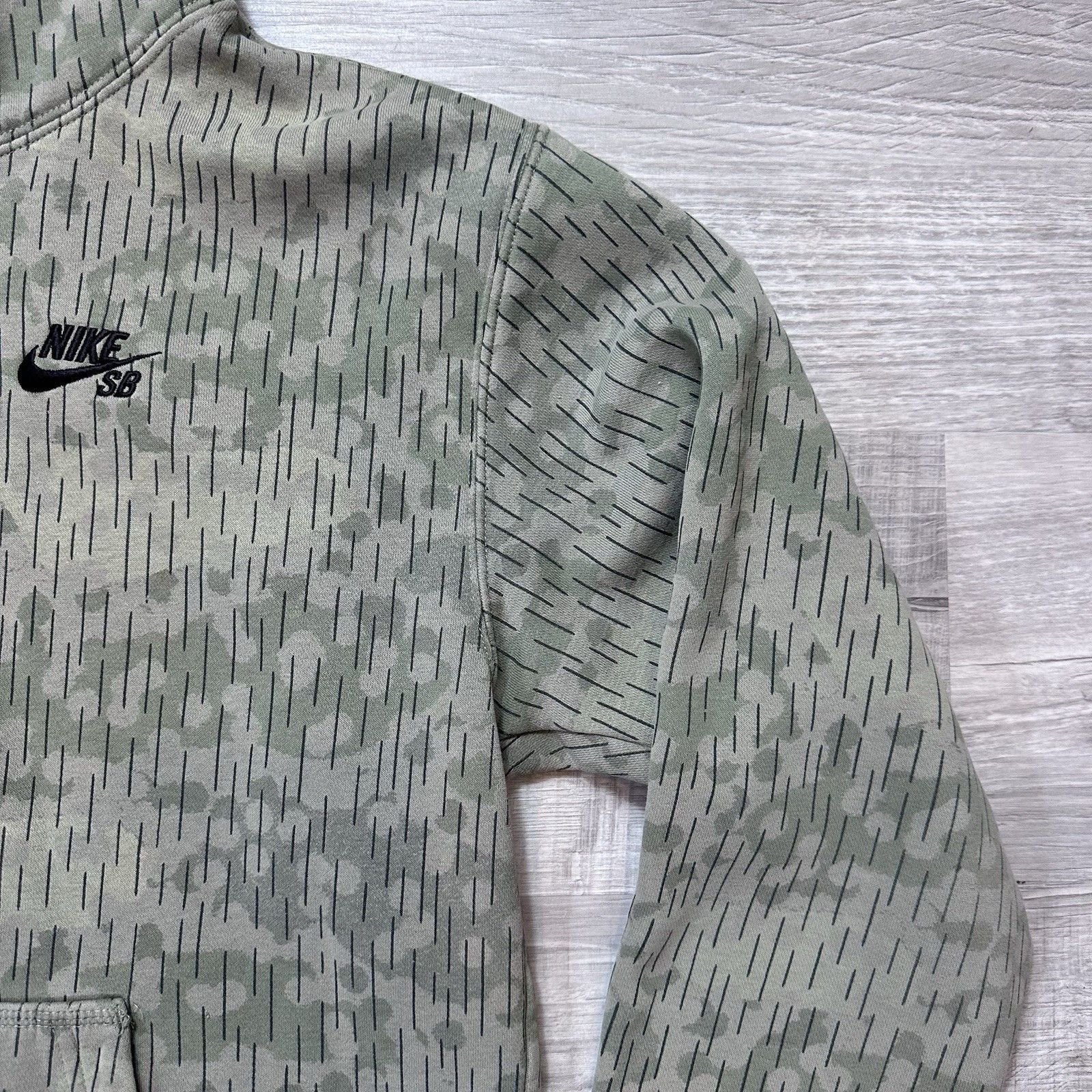 Nike Nike SB Hoodie Mens Small Light Army / Black Camo Rain Print Size US S / EU 44-46 / 1 - 5 Thumbnail