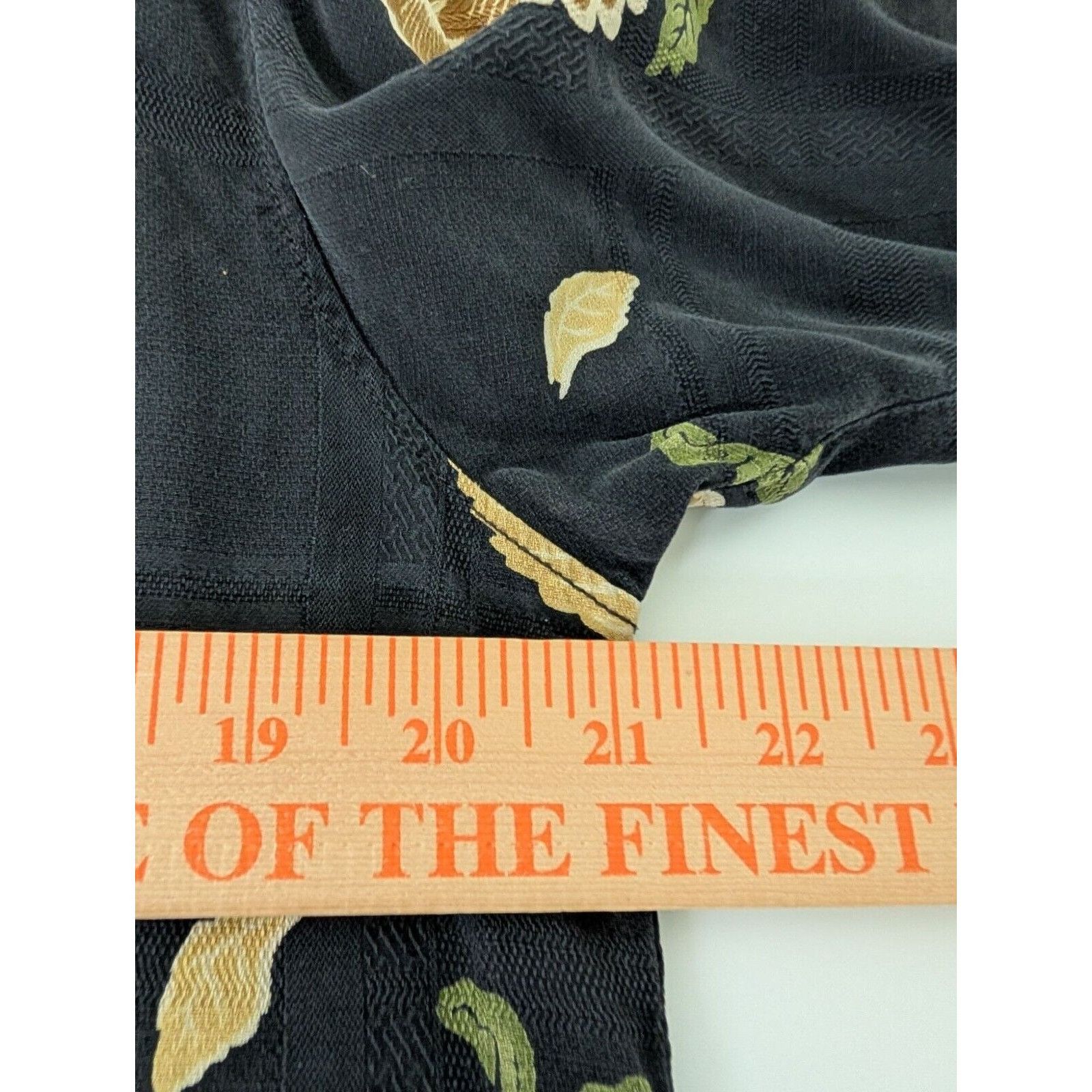 Tommy Bahama Tommy Bahama Floral Shirt Mens Size Medium Black Silk Hawaii Size US M / EU 48-50 / 2 - 10 Thumbnail