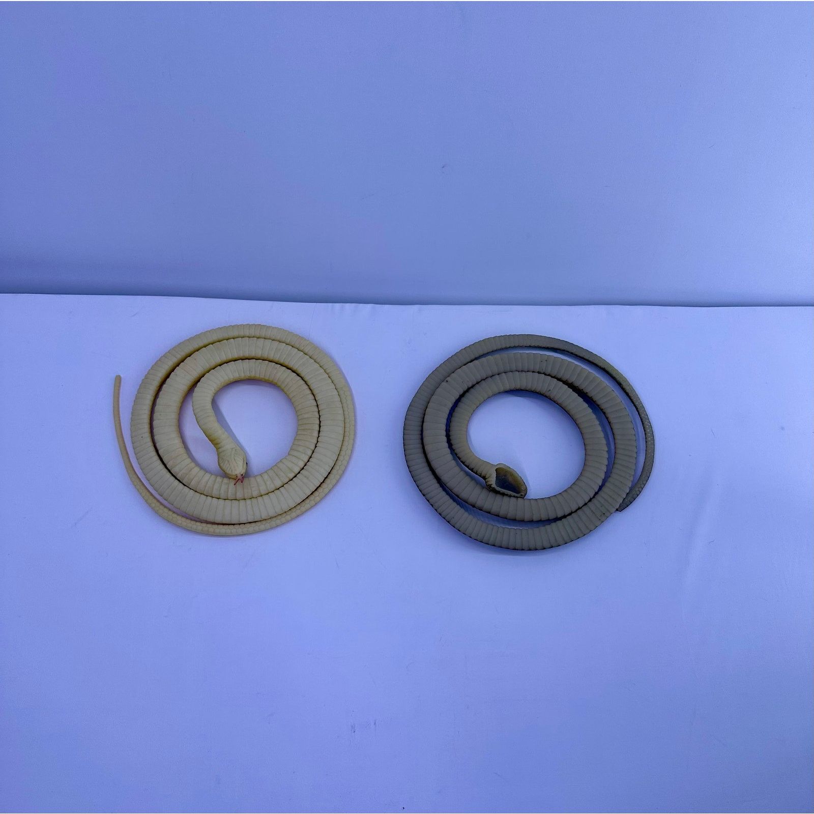 & Other Stories Plastic Snakes Bundle Of 2 Green And Tan 56” long Size ONE SIZE - 6 Thumbnail