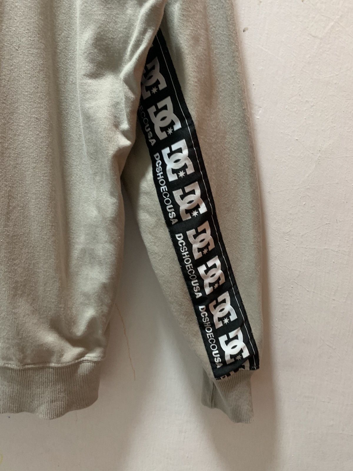 DC DC SHOE CO USA X GYDA SWEATSHIRT Size US XXL / EU 58 / 5 - 10 Thumbnail