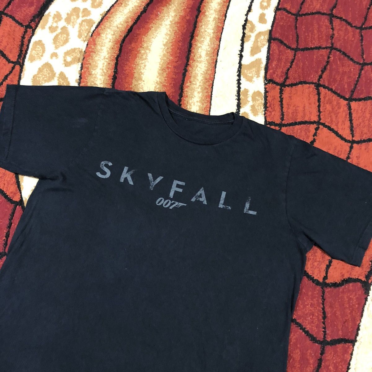 Vintage Vintage James Bond Skyfall Movie Promo T Shirt Size US M / EU 48-50 / 2 - 1 Thumbnail