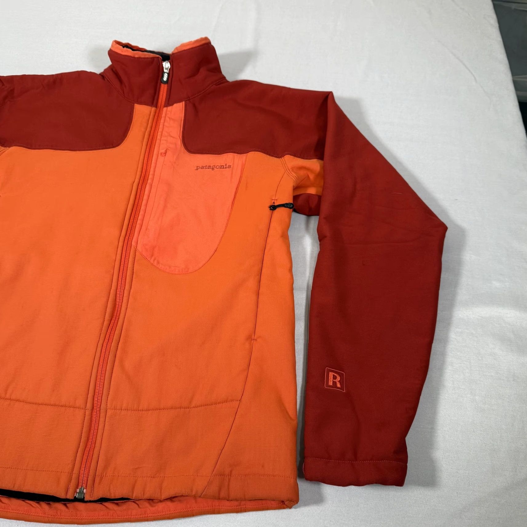 Patagonia Patagonia Jacket M Mens Orange Red Softshell Lined Regulator Hiking Full Zip Pockets Embroidered Logo R1 90s Outdoor Size US M / EU 48-50 / 2 - 4 Thumbnail