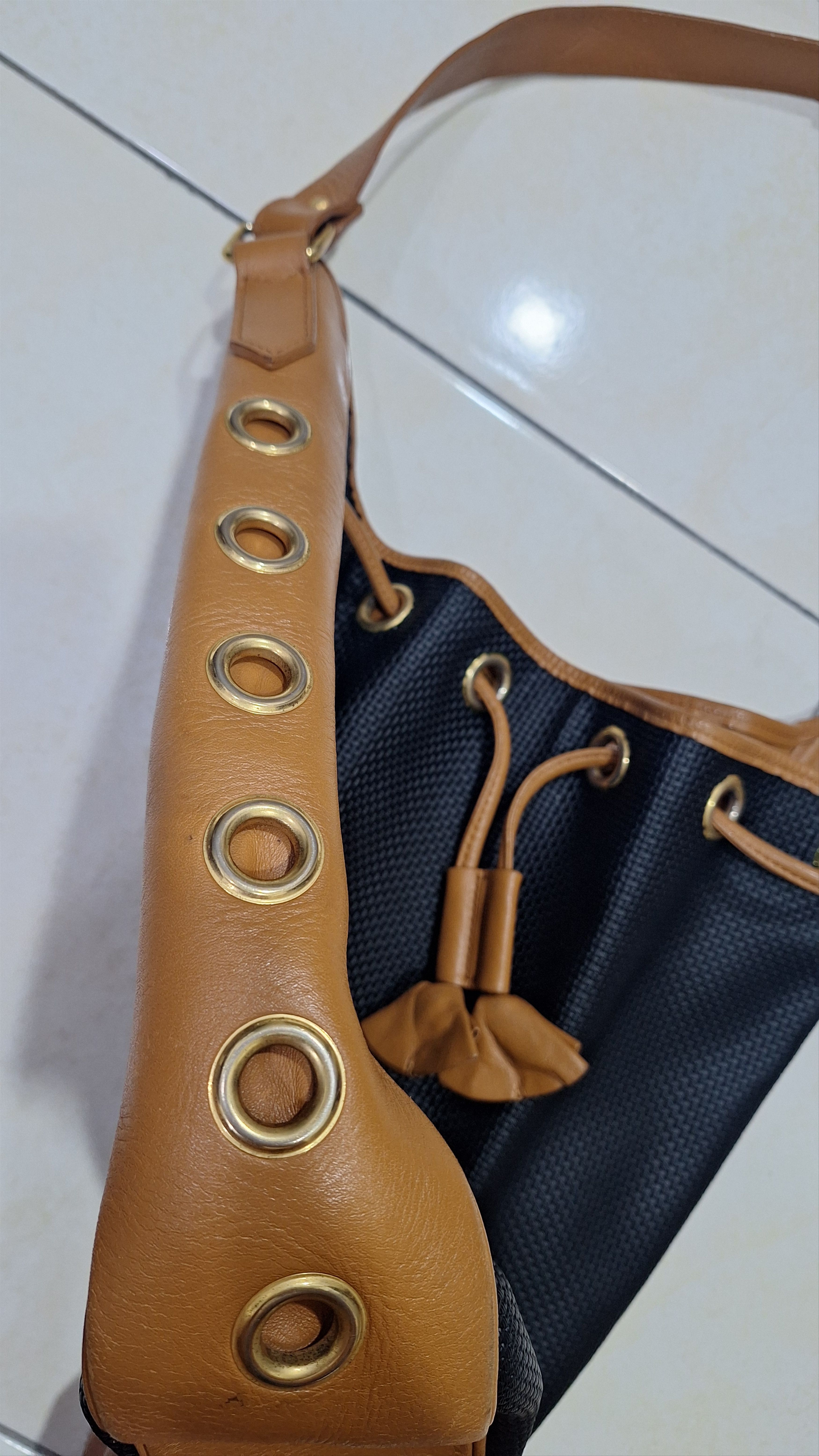 Yves Saint Laurent New Old Stock Saint Laurent YSL Black Drawstring Shoulder Size ONE SIZE - 4 Thumbnail