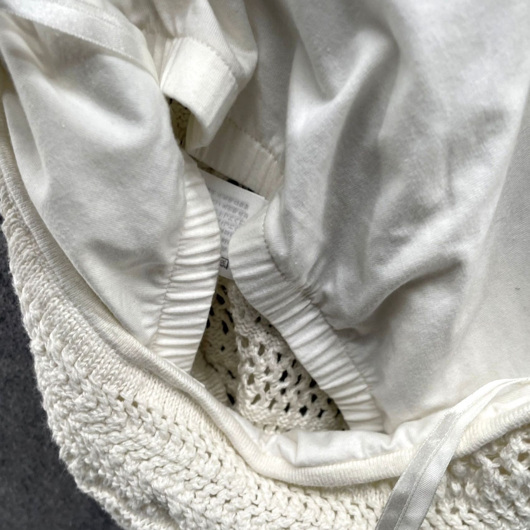 Abercrombie & Fitch VINTAGE Abercrombie & Fitch Crochet Bandana Top Womens L Ivory Open Knit Halter Size L / US 10 / IT 46 - 8 Thumbnail