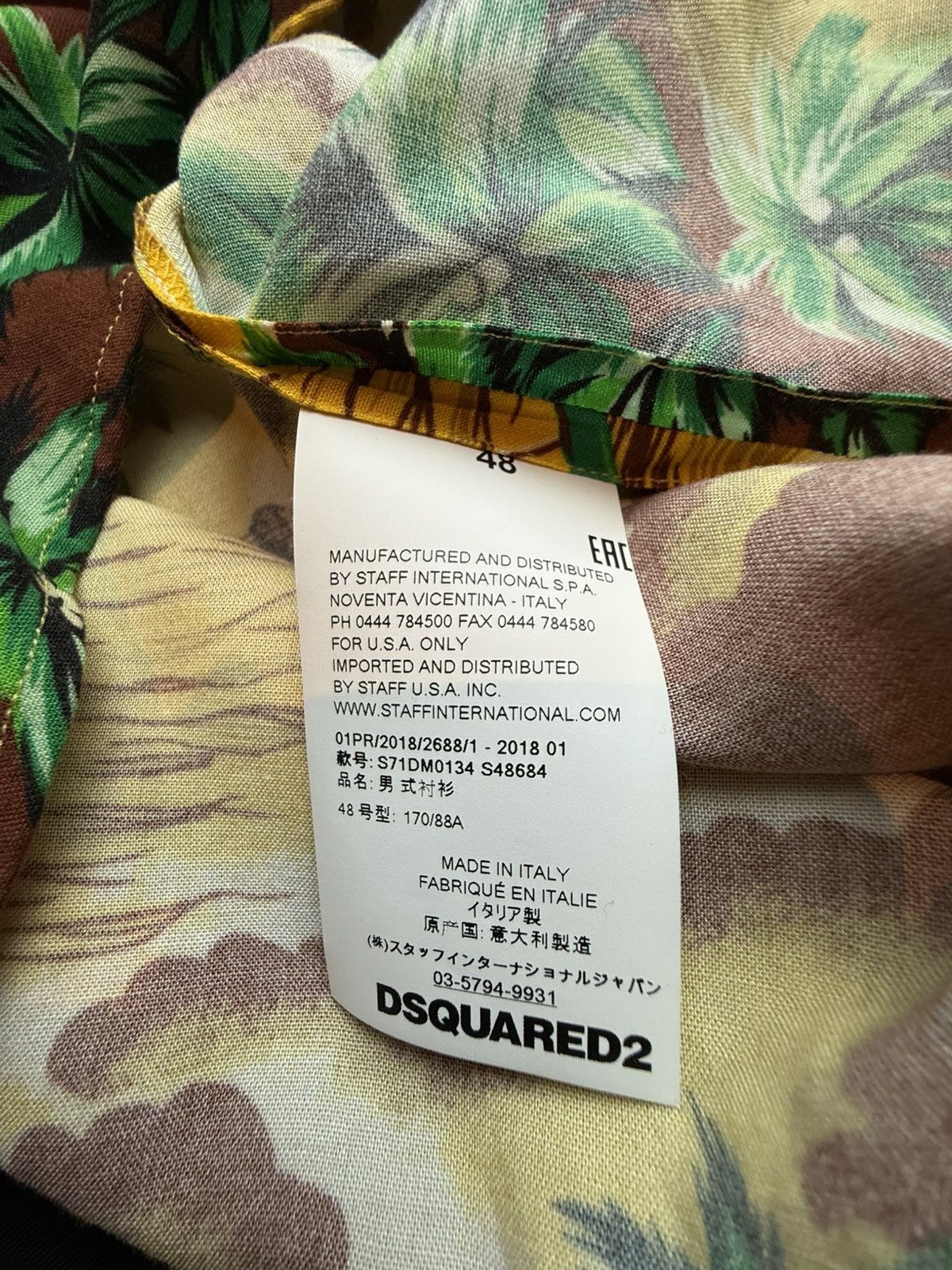 Dsquared2 SS18 Dsquared2 leather strap buckle Hawaiian floral shirt Size US M / EU 48-50 / 2 - 18 Thumbnail