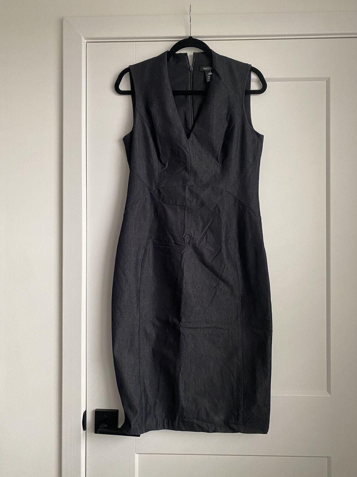 White House Black Market WHBM Blue Stretch Chambray V-Neck Sheath Pencil Dress New Size M / US 6-8 / IT 42-44 - 2 Thumbnail
