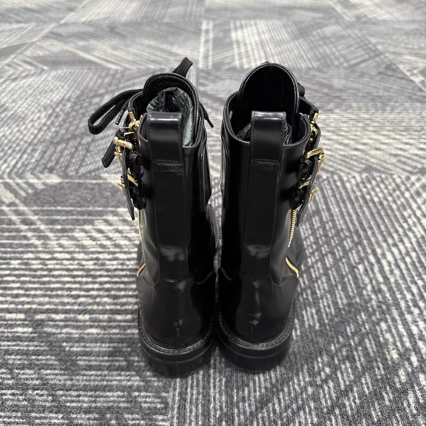 Louis Vuitton LV Leather Martin Boots 37.5 99 New 1299 Size US 7 / IT 37 - 3 Thumbnail