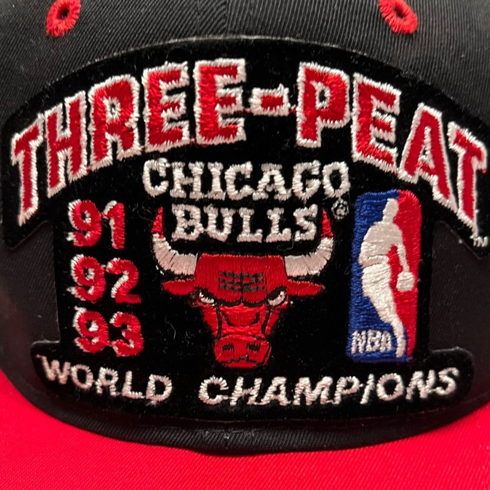 Other VINTAGE NBA Chicago Bulls Three-Peat World Championship hat Size ONE SIZE - 2 Thumbnail