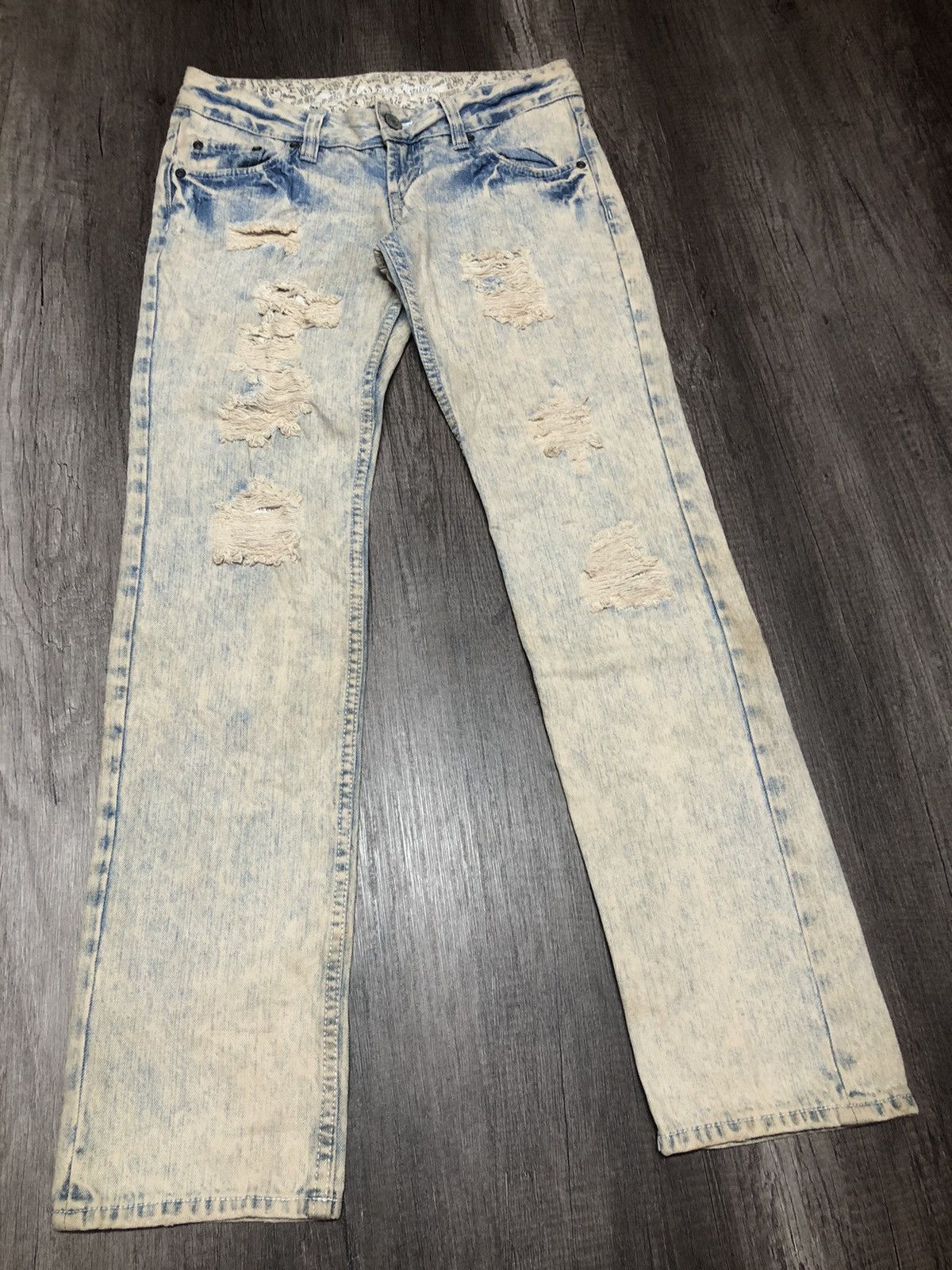 Vintage Witty Pitty Distressed Jeans Acid Wash Blue (unisex)