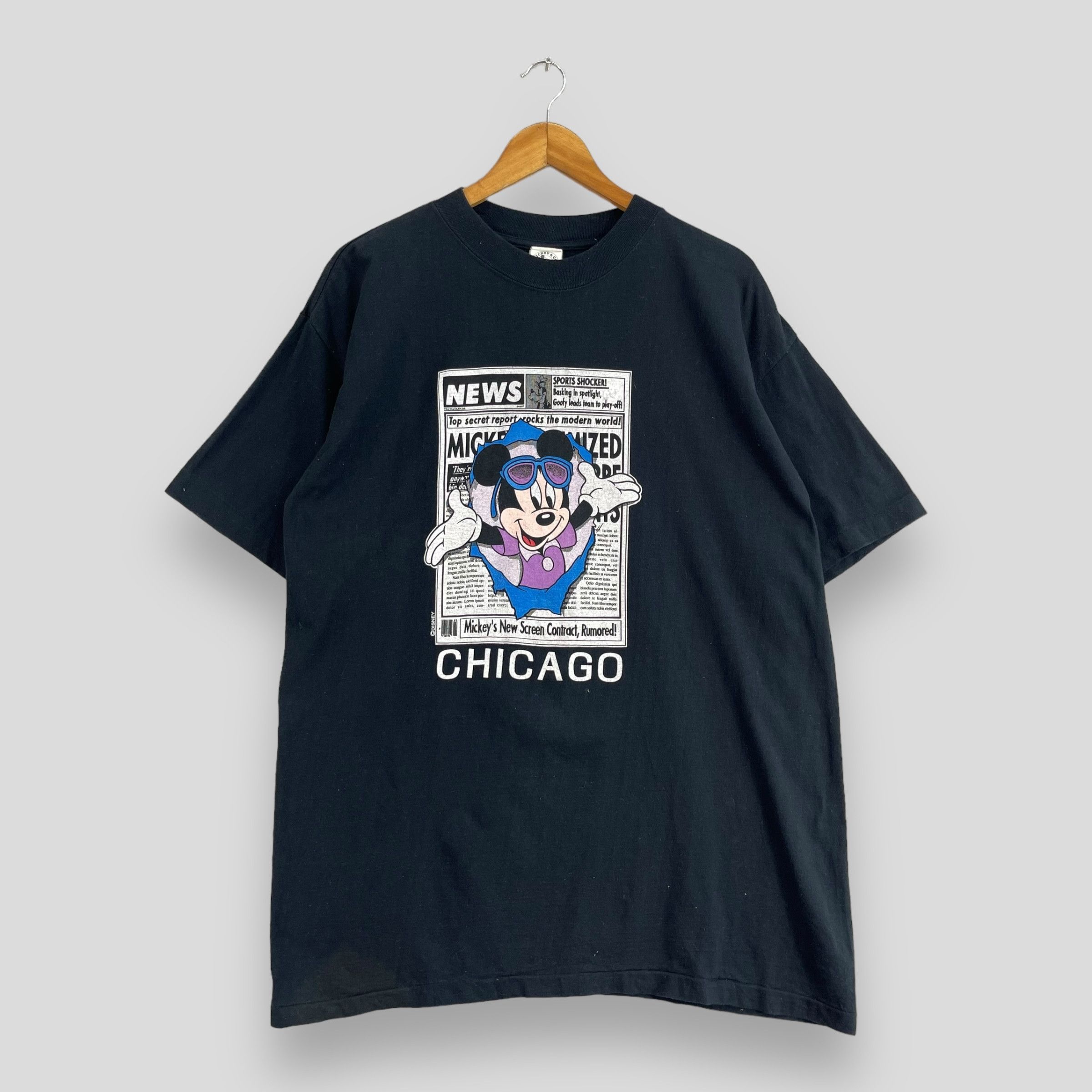 Disney × Mickey Mouse Vintage MICKEY MOUSE Chicago Newspaper Printed Tshirt Size US L / EU 52-54 / 3 - 1 Thumbnail