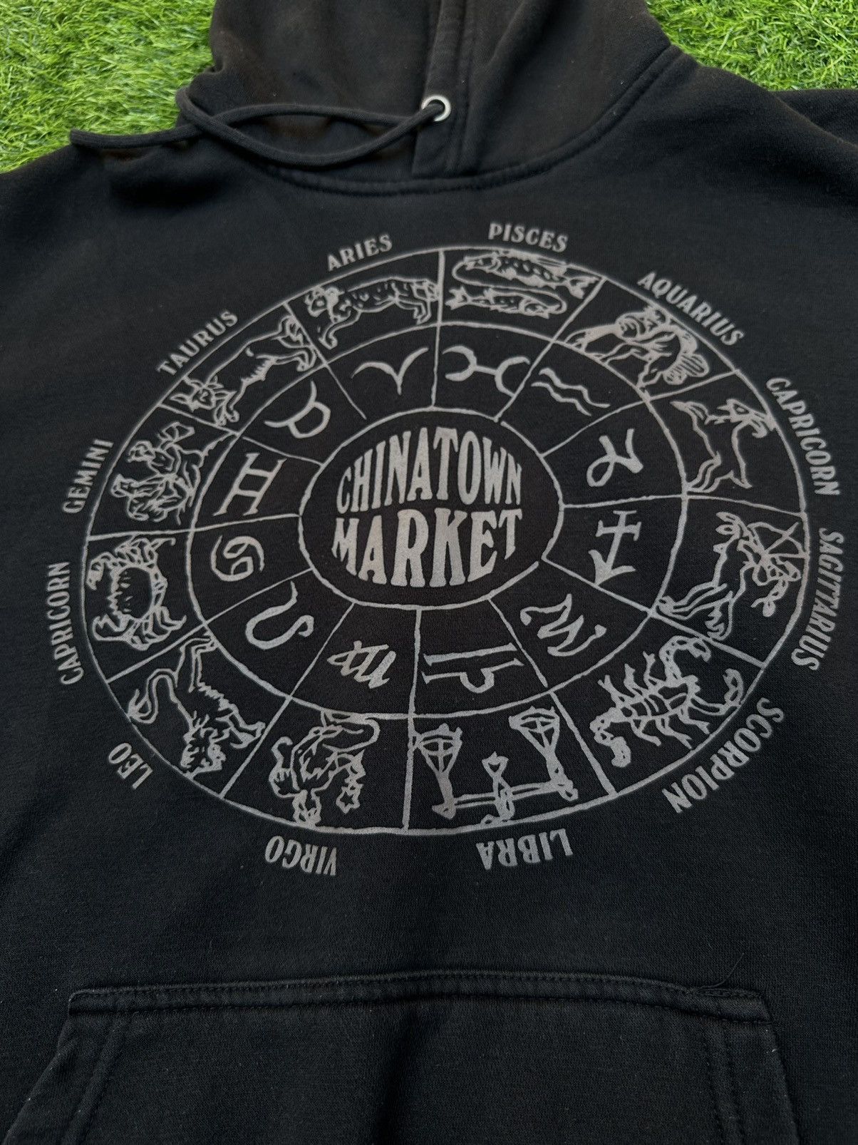 Market Vintage Chinatown Market Zodiac Sign Hoodie Size US M / EU 48-50 / 2 - 2 Thumbnail