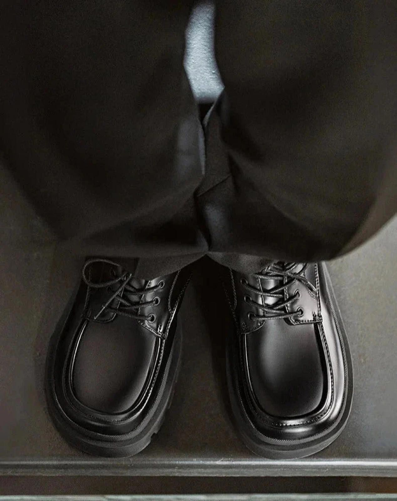 Black Apron Toe Lace Up Shoes