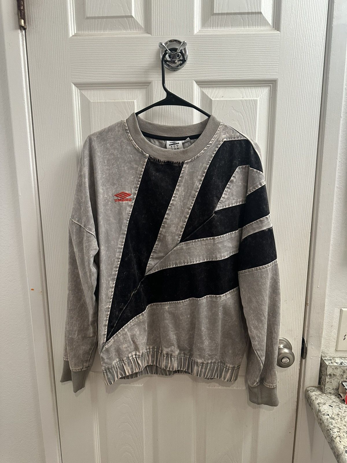 Umbro Umbro grey & black sweater Size US S / EU 44-46 / 1 - 1 Thumbnail
