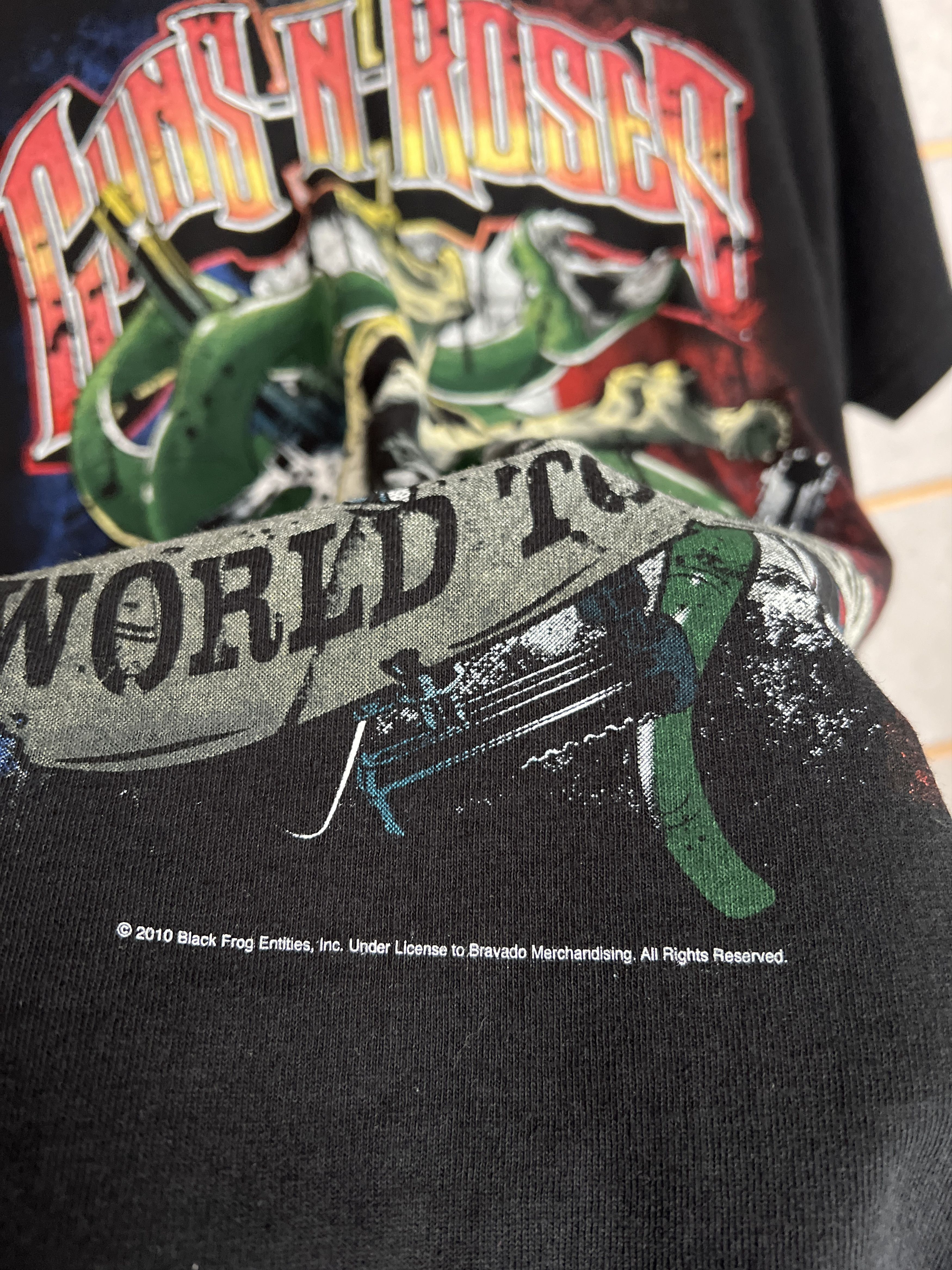 Guns N' Roses Guns N Roses France Tour 2010 VTG t shirt European world tee Size US L / EU 52-54 / 3 - 7 Thumbnail