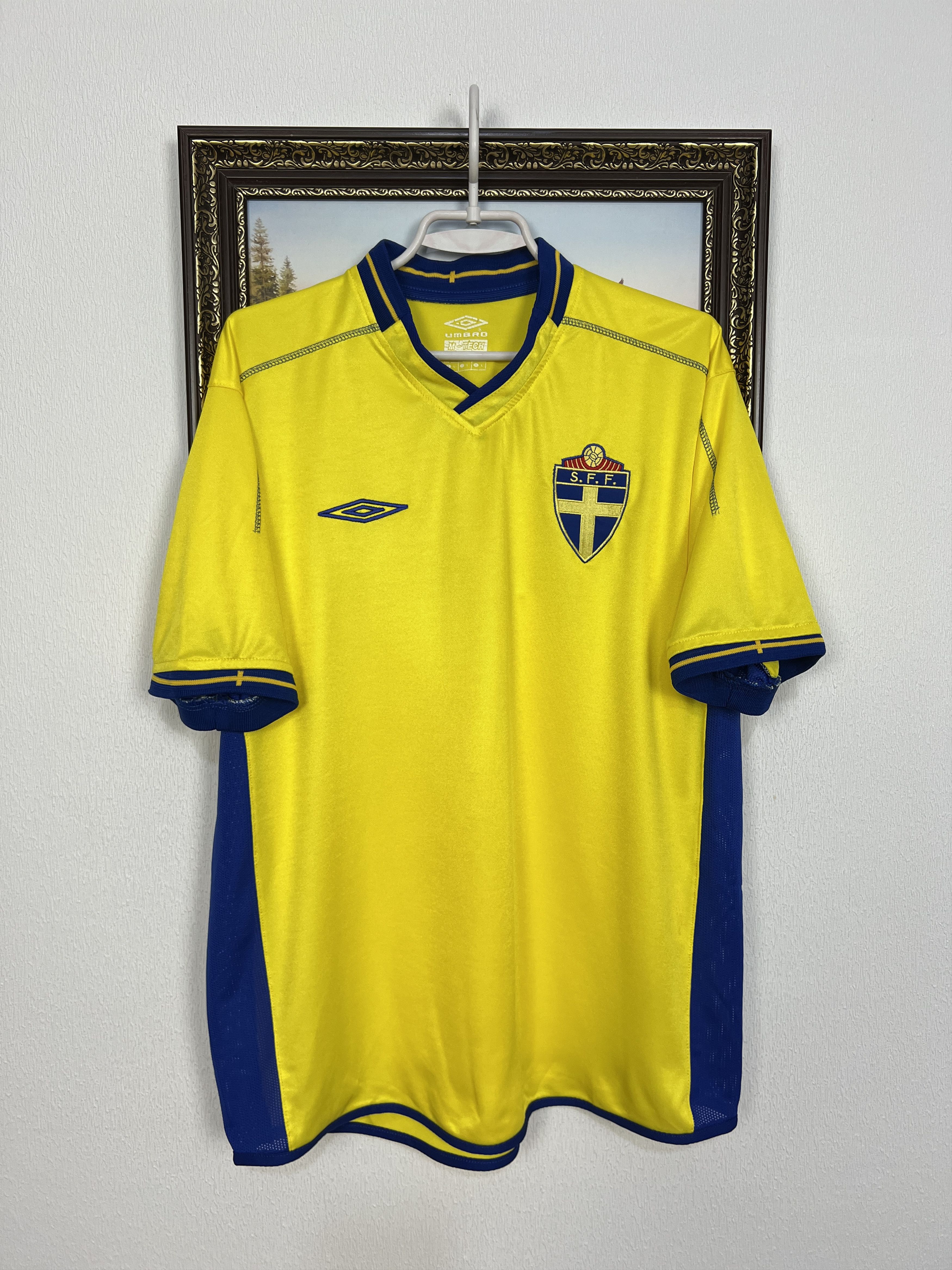 Umbro Sweden Home football shirt Soccer Jersey Trikot National Size US L / EU 52-54 / 3 - 1 Thumbnail