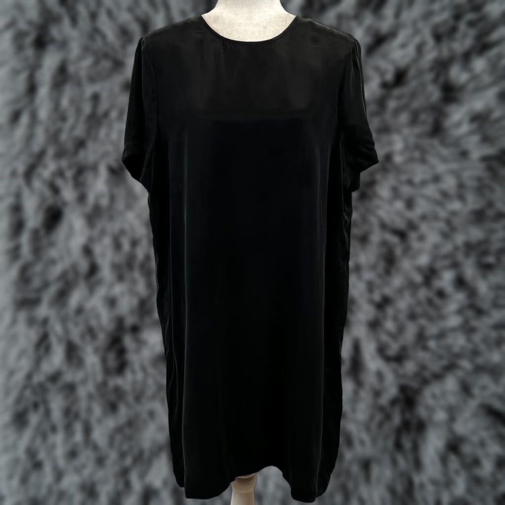 J.Crew J.CREW Sheath Cupro Blend Dress Large GUC Short Sleeve Black Comfort Easy Wear L Regular Women Short Sleeve Dress Black Cupro Blend Sheath J.CREW Size 36" / US 14 / IT 50 - 1 Thumbnail