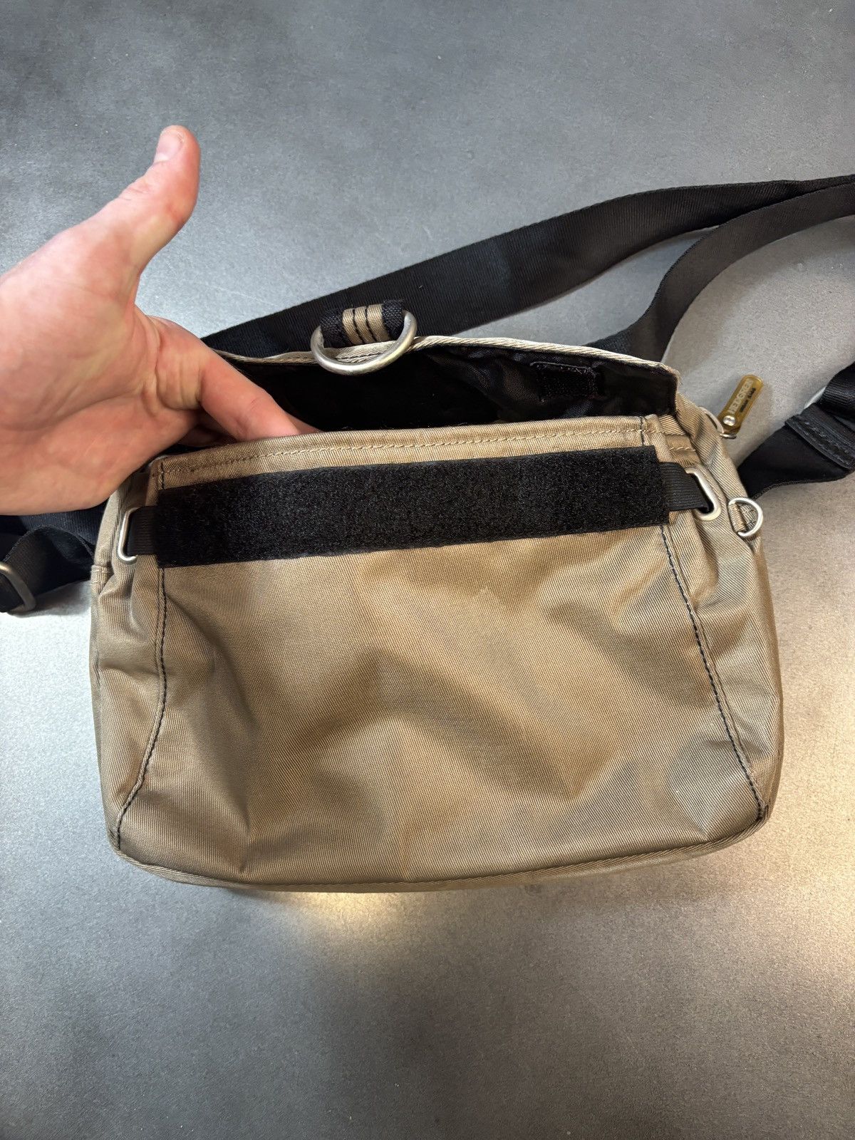 Vintage Vintage Hedgren Nylon Messenger Bag Mini Sling Pack 90s 2000 Size ONE SIZE - 5 Thumbnail