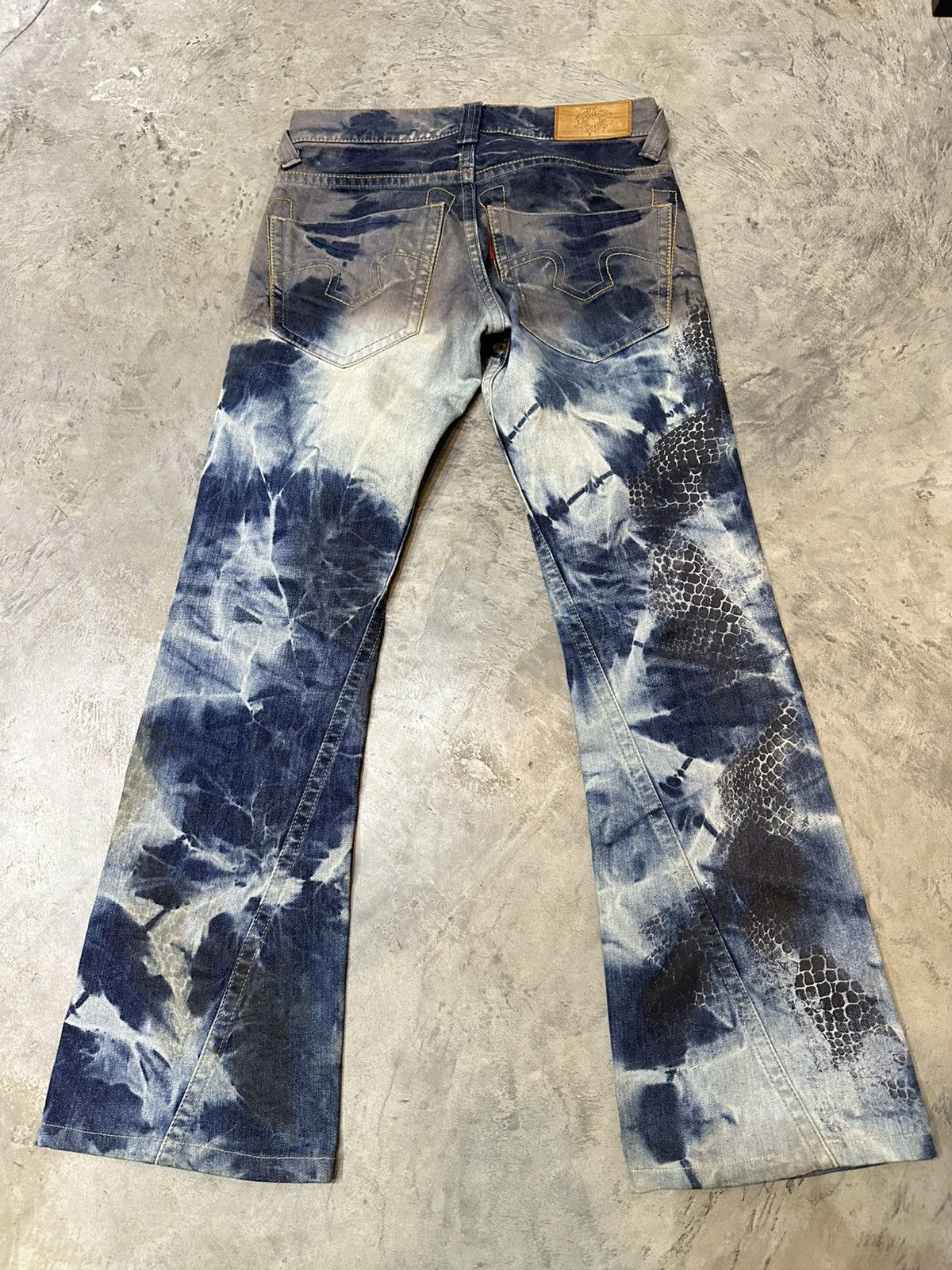 Tornado Mart Tornado Mart 00s flare denim pants with snake pattern Size US 30 / EU 46 - 2 Thumbnail