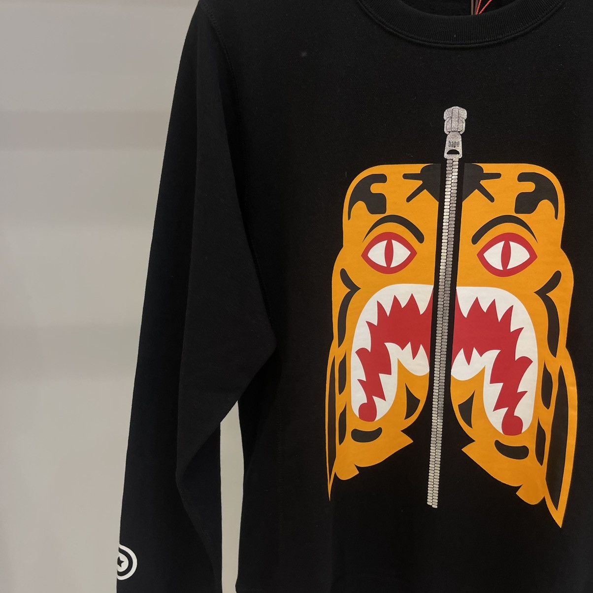 Bape BAPE Tiger Crewneck Size US M / EU 48-50 / 2 - 2 Thumbnail