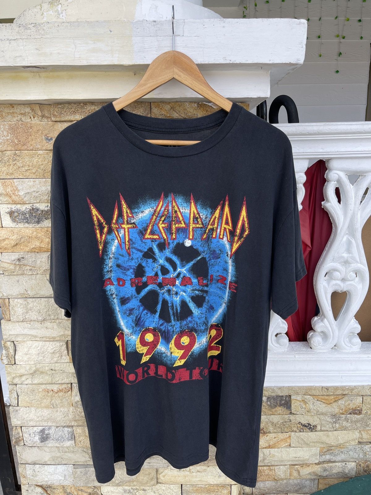 Band Tees Last Drop🔥Rare🔥Vintage Def Leppard Adrenalize Tour T Shirt Size US L / EU 52-54 / 3 - 1 Thumbnail