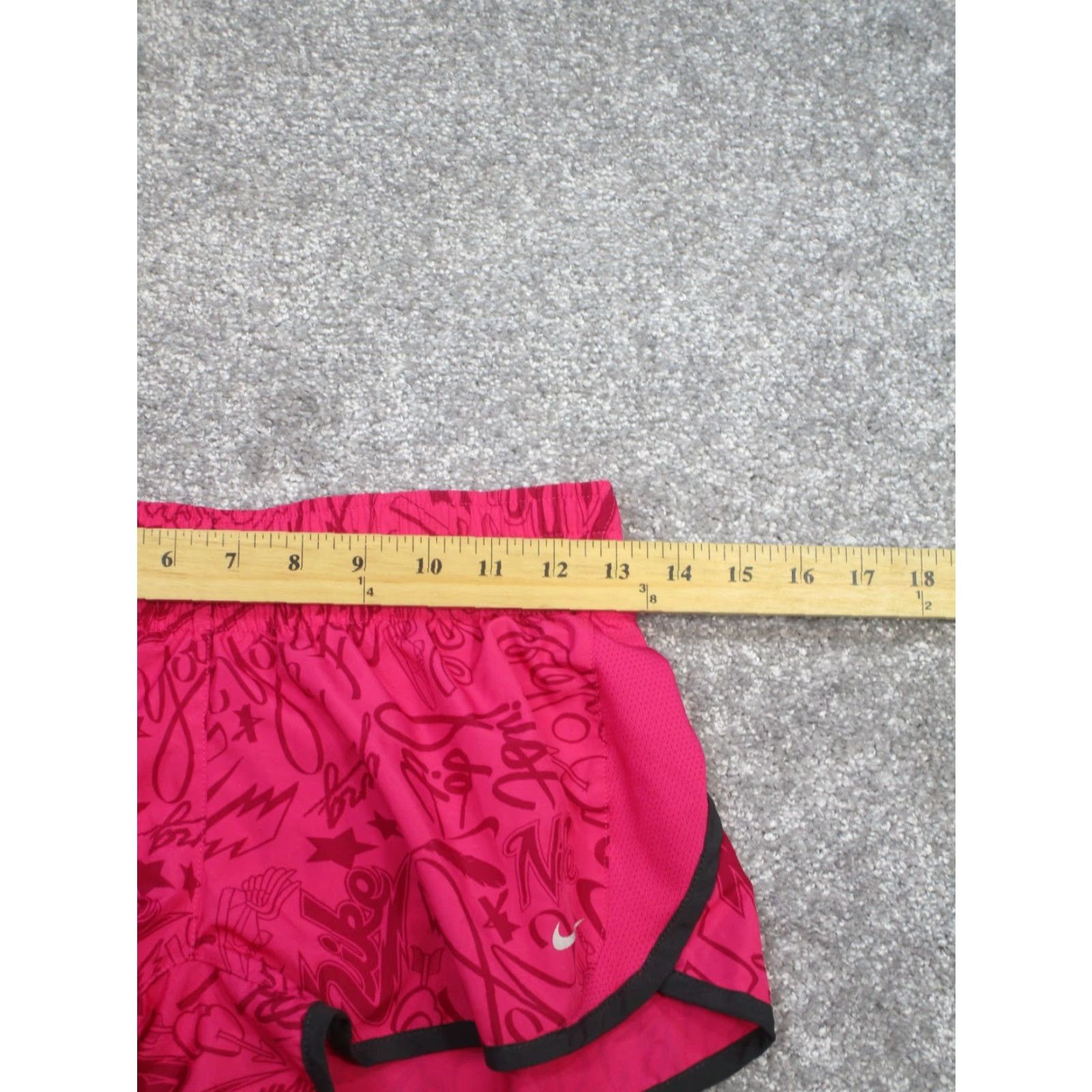 Nike Nike Shorts Womens Small Dri Fit Graphic Pink Lightweight 2.5" Athletic Running Gym & Training 90s? Size 28" / US 6 / IT 42 - 7 Thumbnail