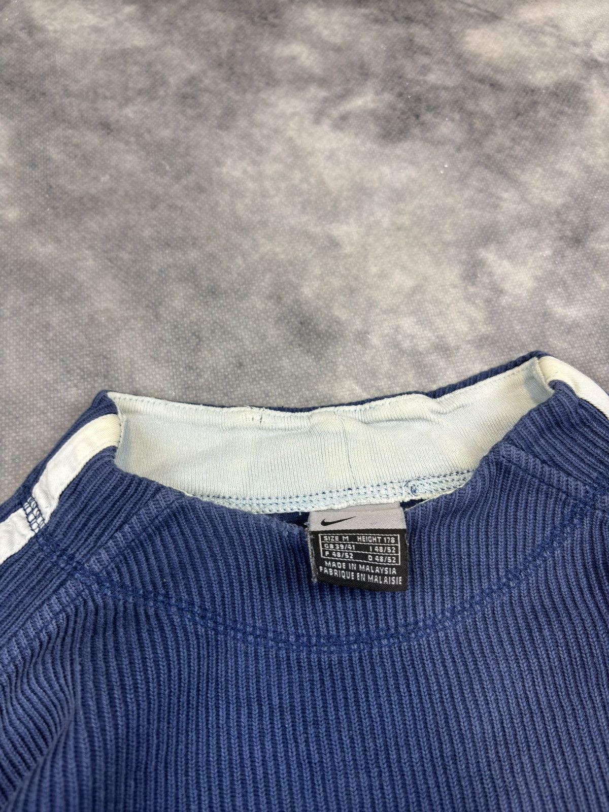 Nike Vintage Y2K Nike Small Swoosh Logo Ribbed Sweatshirt Size US M / EU 48-50 / 2 - 3 Thumbnail