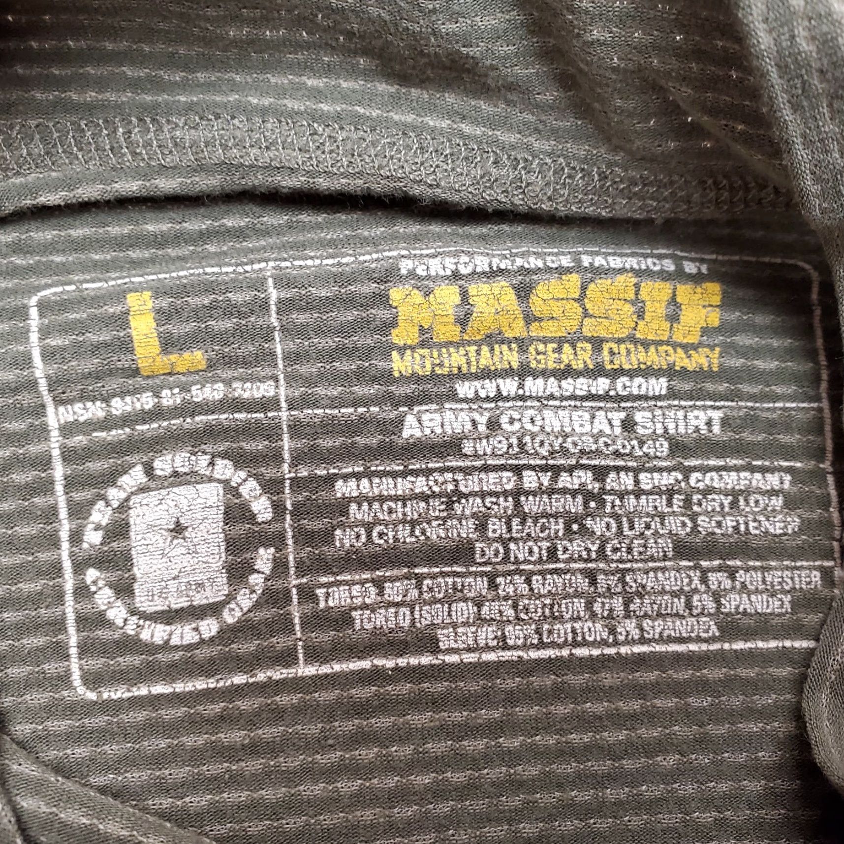 Vintage Massif Army Combat Shirt Shirt Mens S Green Camo Long Sleeve Breathable Camouflage Shirt Mens Small Green Camo Massif Mountain Gear Company Size US S / EU 44-46 / 1 - 4 Thumbnail