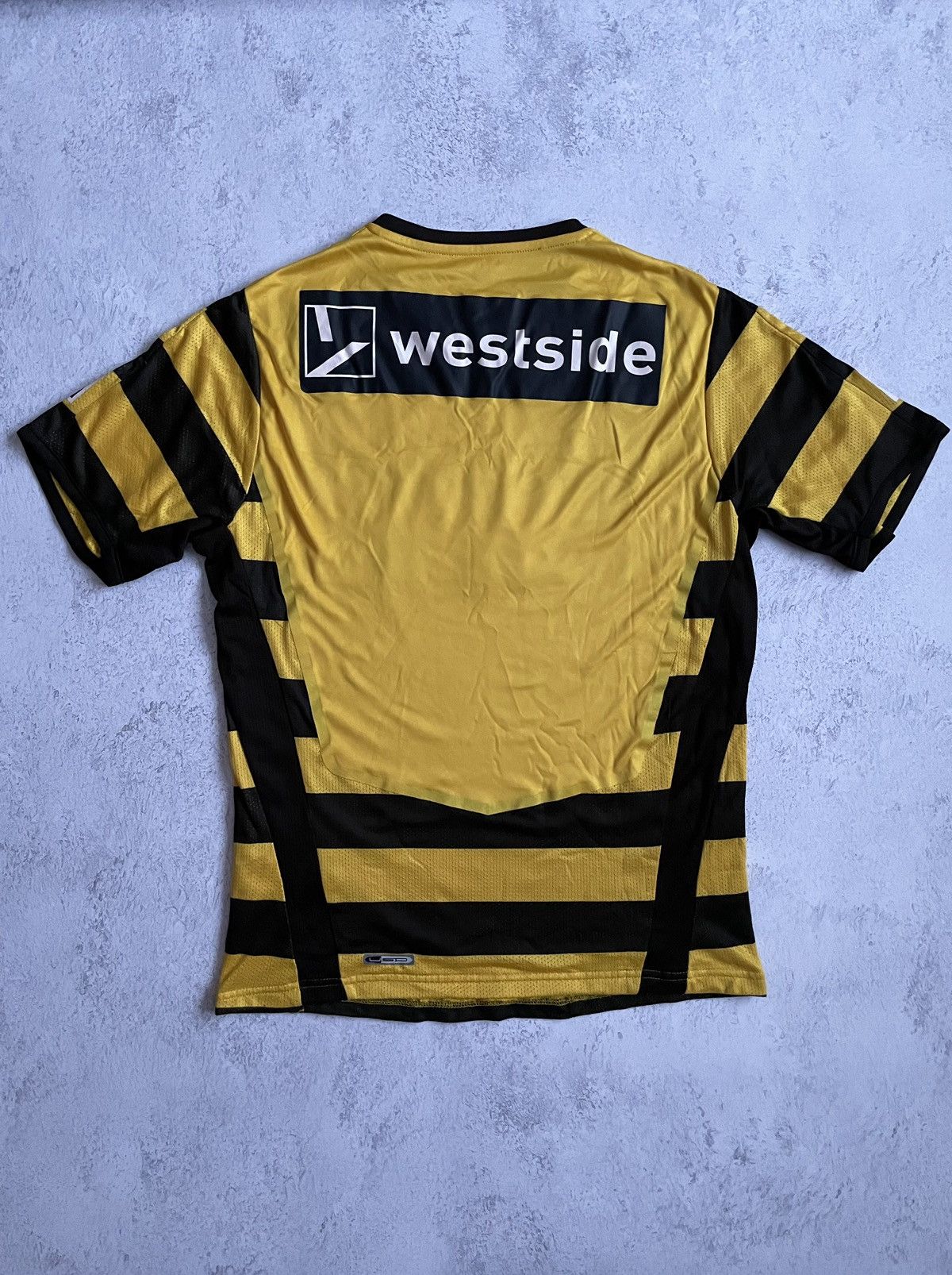 Puma Puma Young Boys 2010/2011 Home Soccer Jersey Kit Size US S / EU 44-46 / 1 - 5 Thumbnail