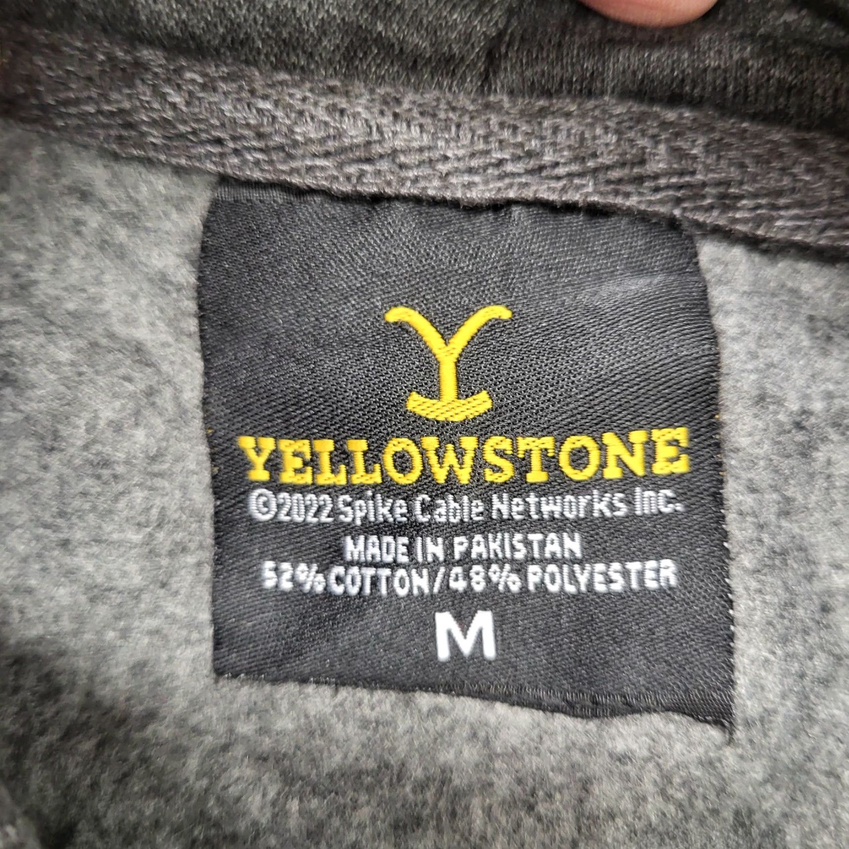 Vintage Yellowstone Hoodie Sweatshirt Mens Size M Charcoal Grey Pullover Hooded Graphic Print Pockets Logo Western Cowboy Outdoor NWT Size US M / EU 48-50 / 2 - 7 Thumbnail