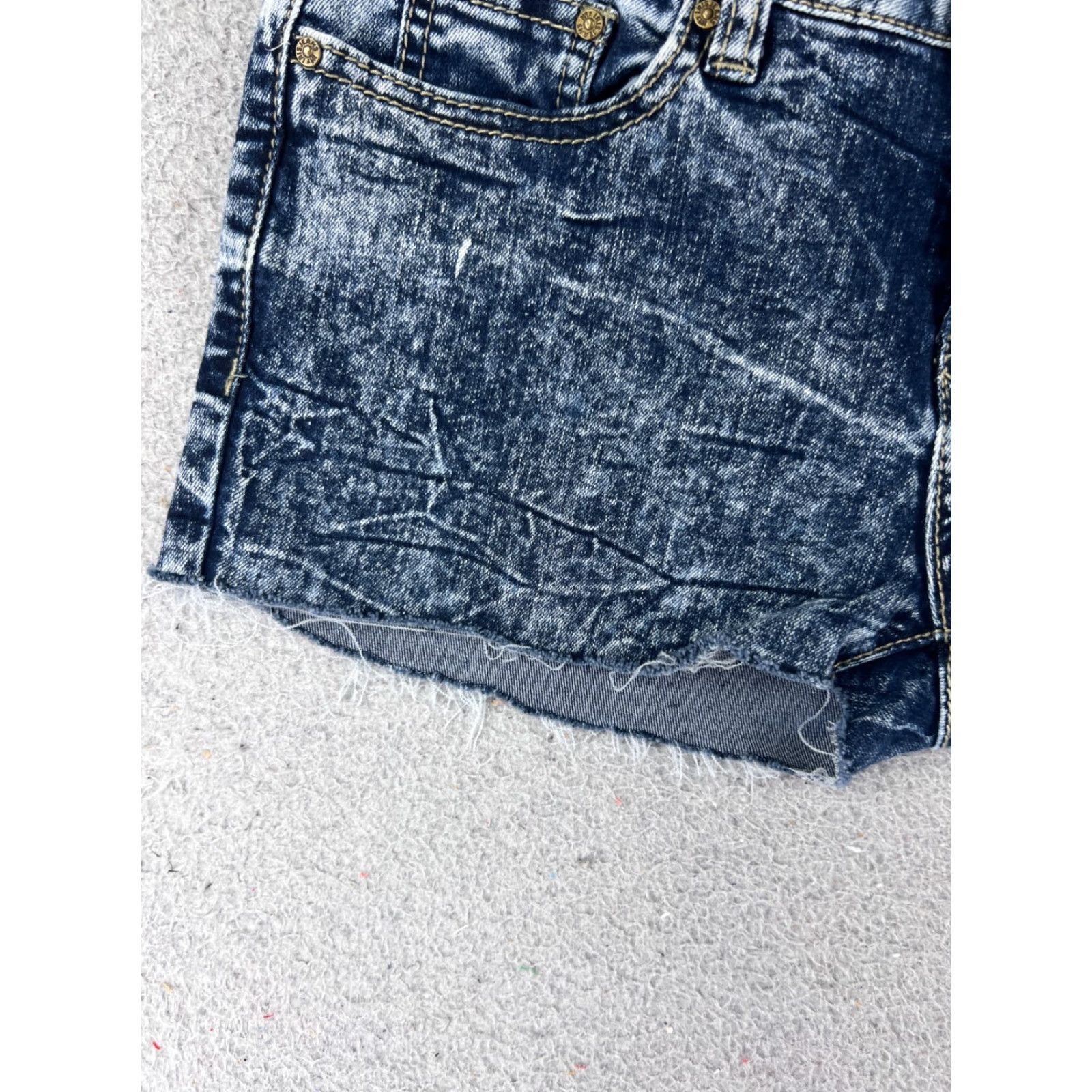 Vintage IRIS Women’s Denim Shorts Cutoff Acid Wash Mid Rise Casual Party 25x1 Blue Cotton Blend Size 26" / US 2 / IT 38 - 3 Thumbnail