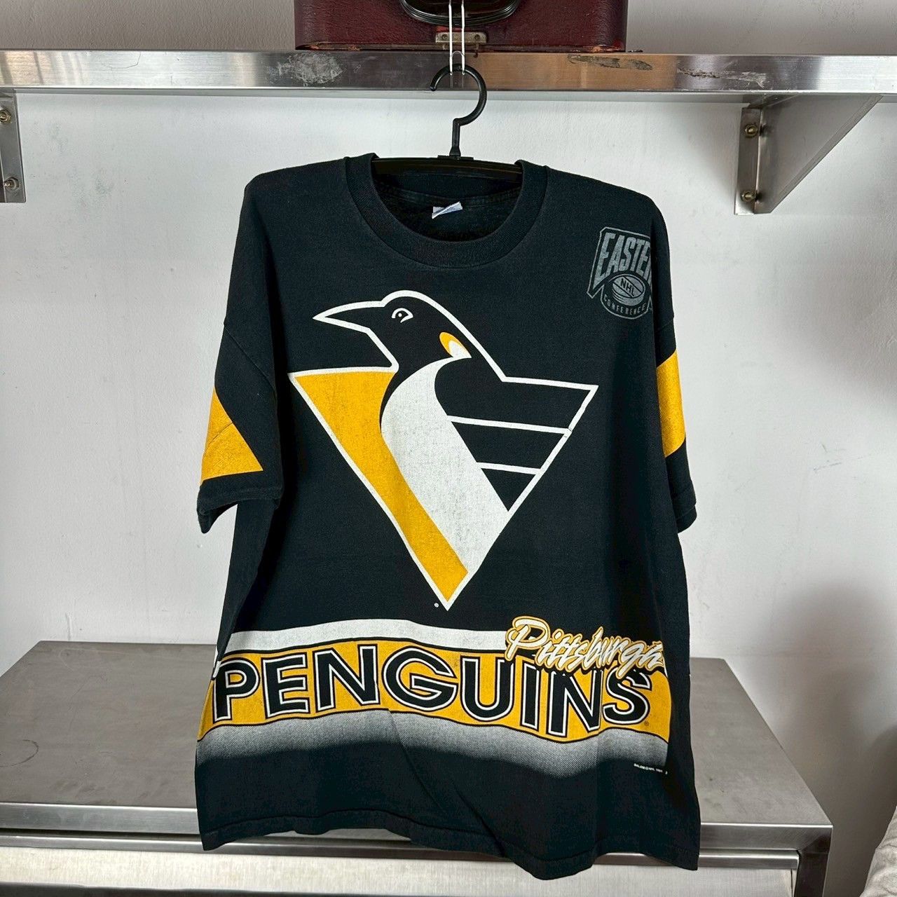 Vintage Vintage 1994 Pittsburgh Penguins AOP NHL T-shirt Size US XL / EU 56 / 4 - 1 Thumbnail