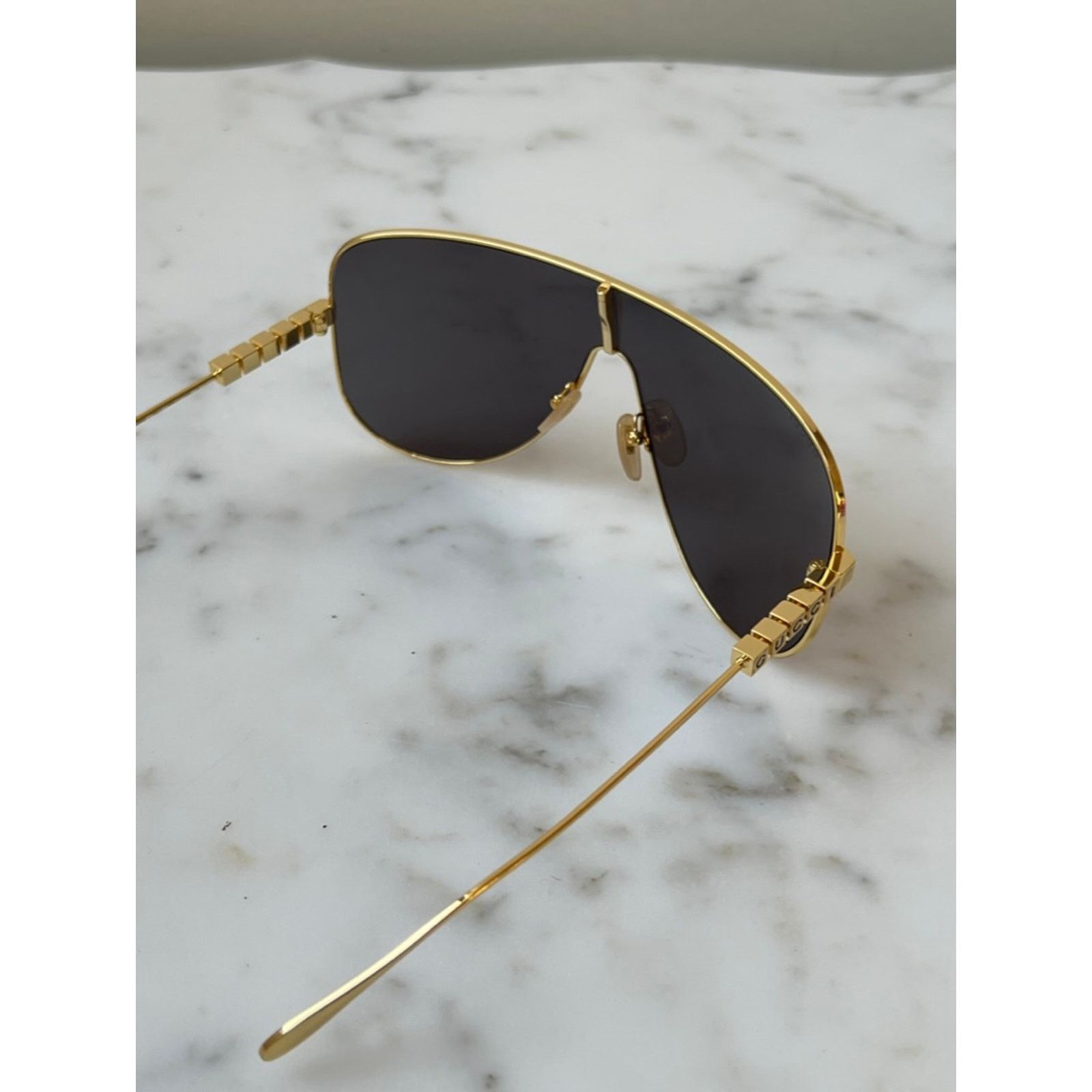 Gucci NEW Gucci GG1436S Gold Metal Shield Grey Lens Sunglasses Size ONE SIZE - 8 Thumbnail