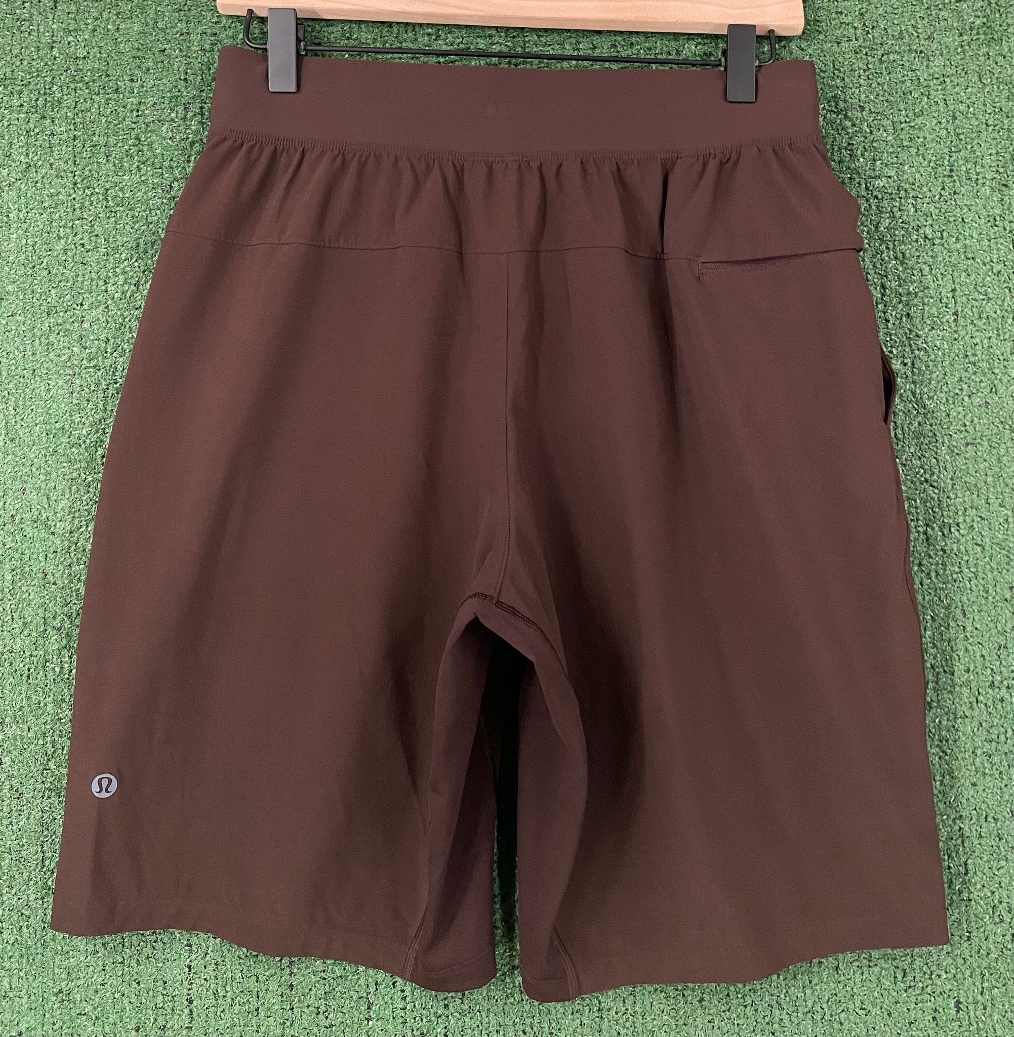 Lululemon Lululemon T.H.E. Linerless Chocolate Brown 9” Shorts Small Size US 30 / EU 46 - 4 Thumbnail