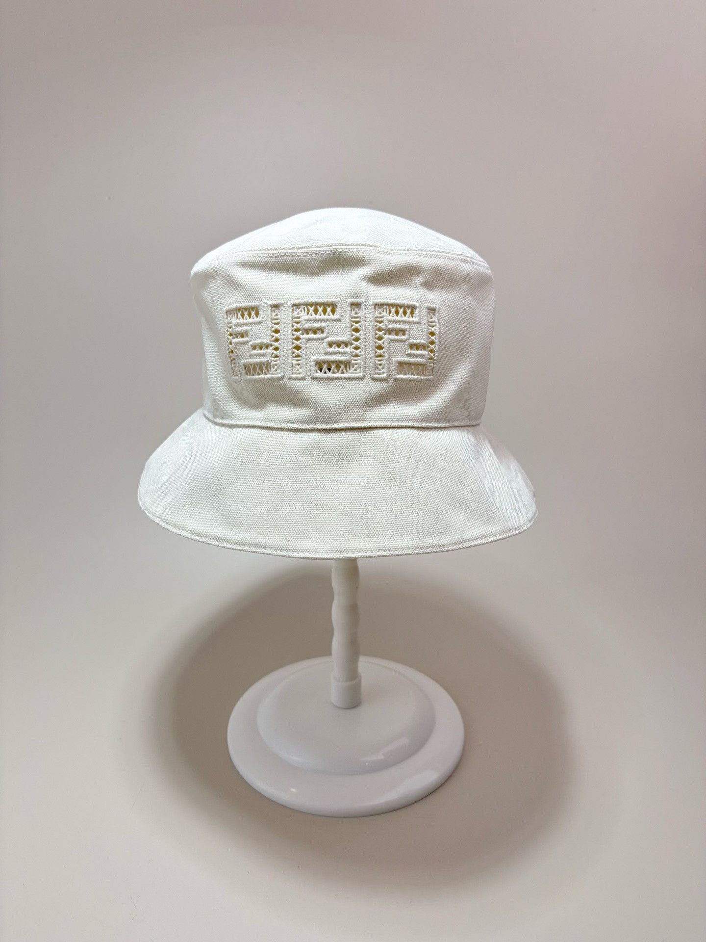 Fendi FENDI Logo Bucket Hat Size ONE SIZE - 1 Thumbnail