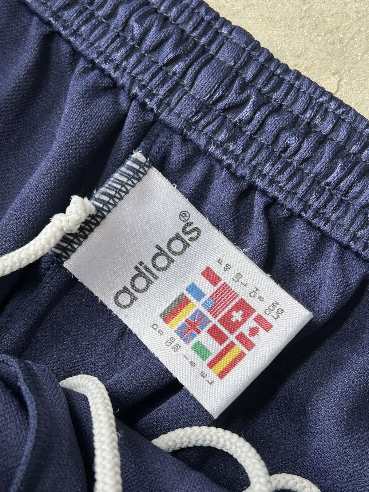 Adidas Vintage 80s/90s Adidas Shadow Stripe Shorts South Africa Size US 34 / EU 50 - 6 Thumbnail