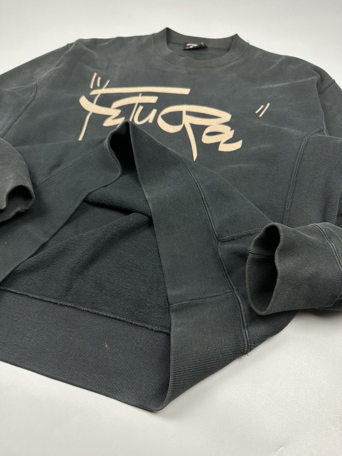 Futura × Japanese Brand Vintage Futura Laboratories Signature Point Man Sweat Shirt Size US L / EU 52-54 / 3 - 5 Thumbnail