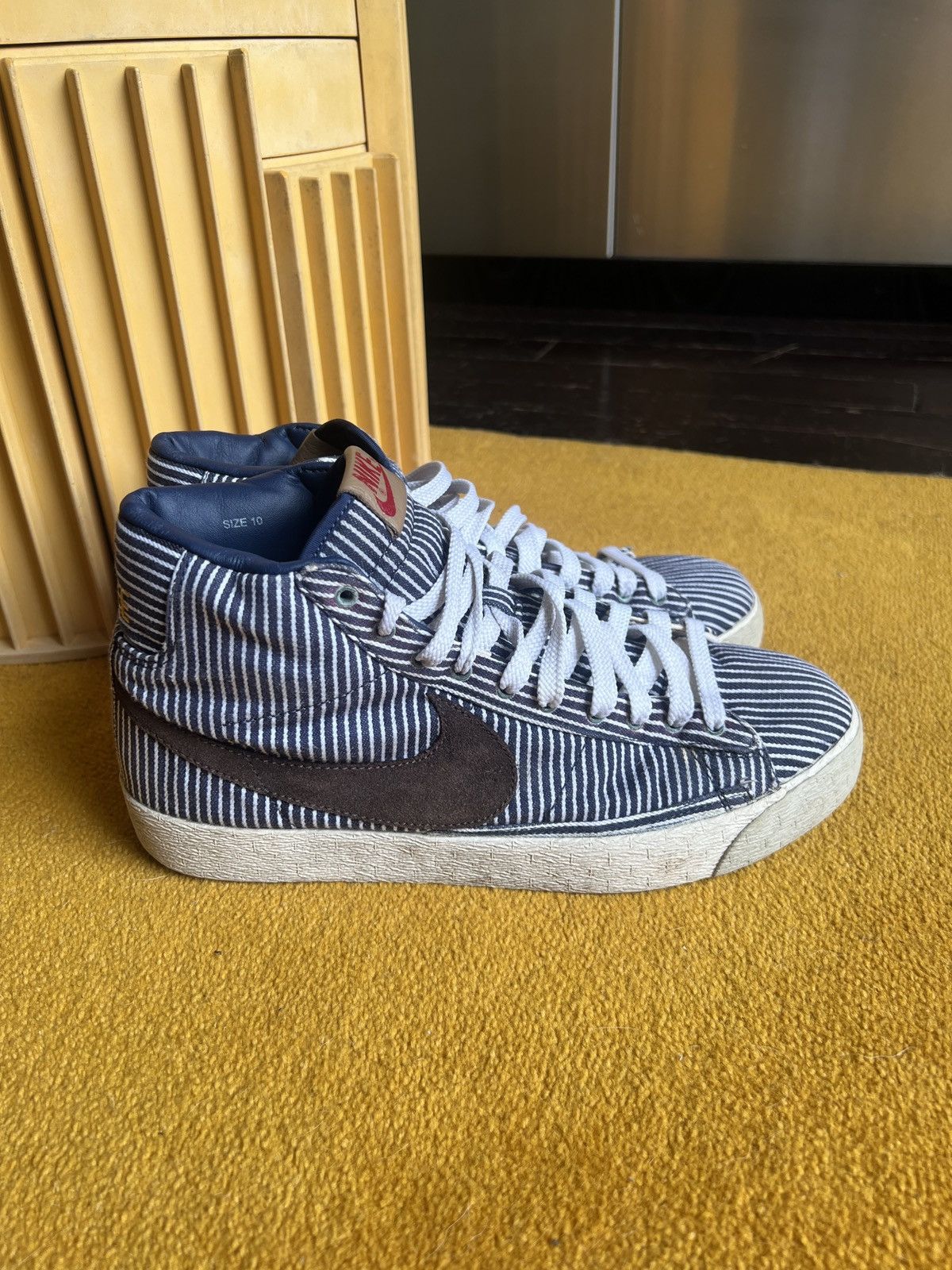 Nike NIKE Blazer Men's Mid Basic Pinstripe Navy Brown Shoes Size US 10 / EU 43 - 1 Thumbnail