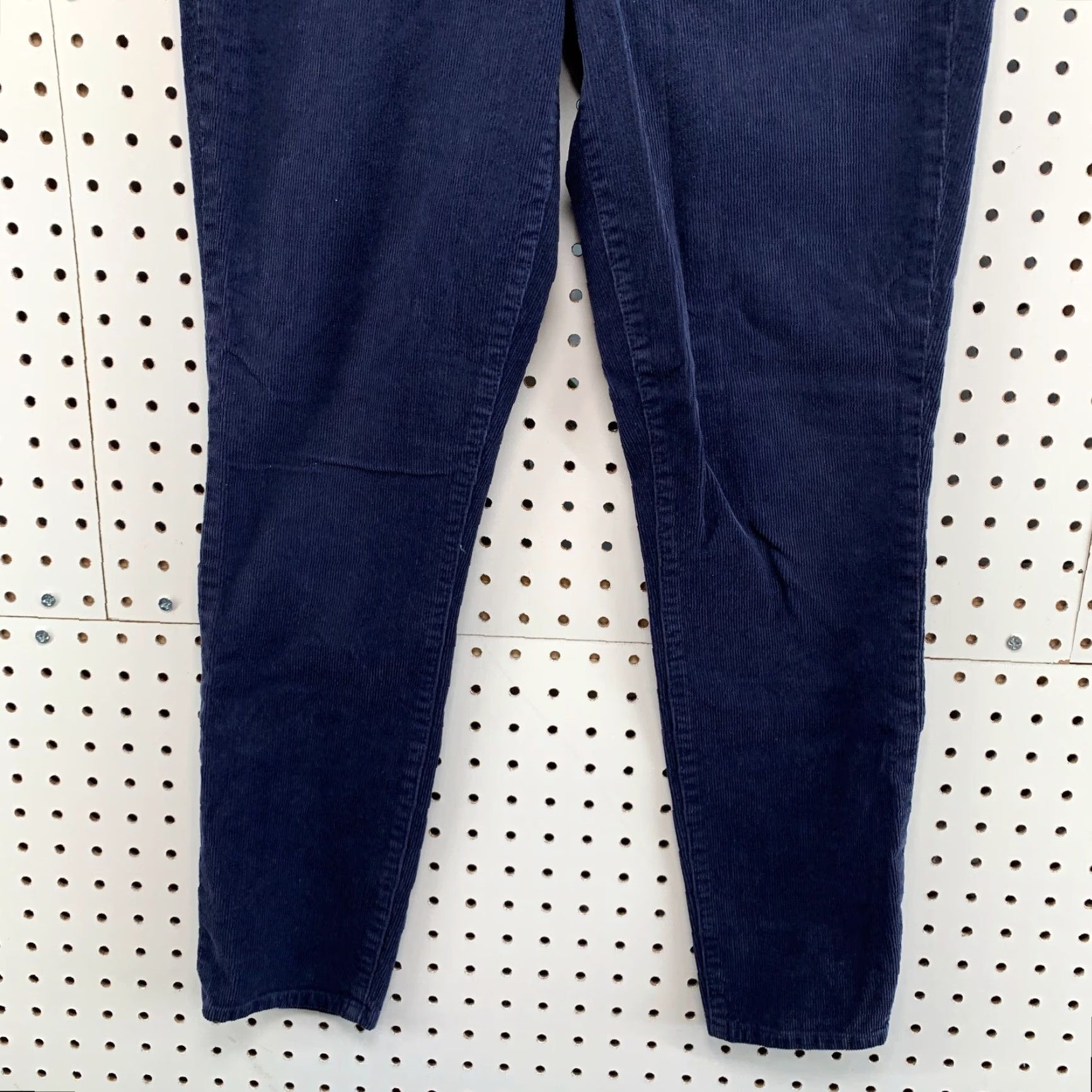 J.Crew J.Crew Toothpick Corduroy Pants Navy Blue Women's 28 Ankle Fits 30x26 Size 28 Corduroy Skinny Inseam 27" Adults Ladies (Mens/Womens) Size 30" / US 8 / IT 44 - 6 Thumbnail