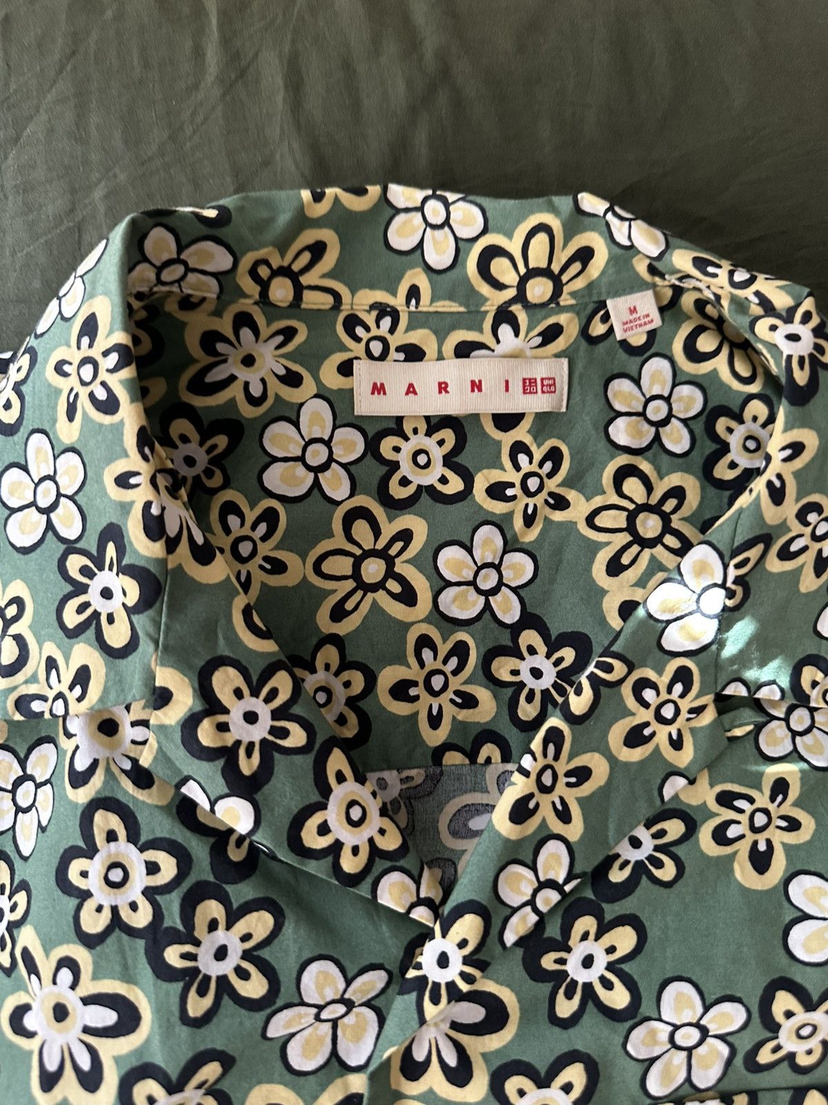 Marni × Uniqlo Marni x Uniqlo Oversized Green Floral Open Collar Shirt Size US M / EU 48-50 / 2 - 2 Thumbnail