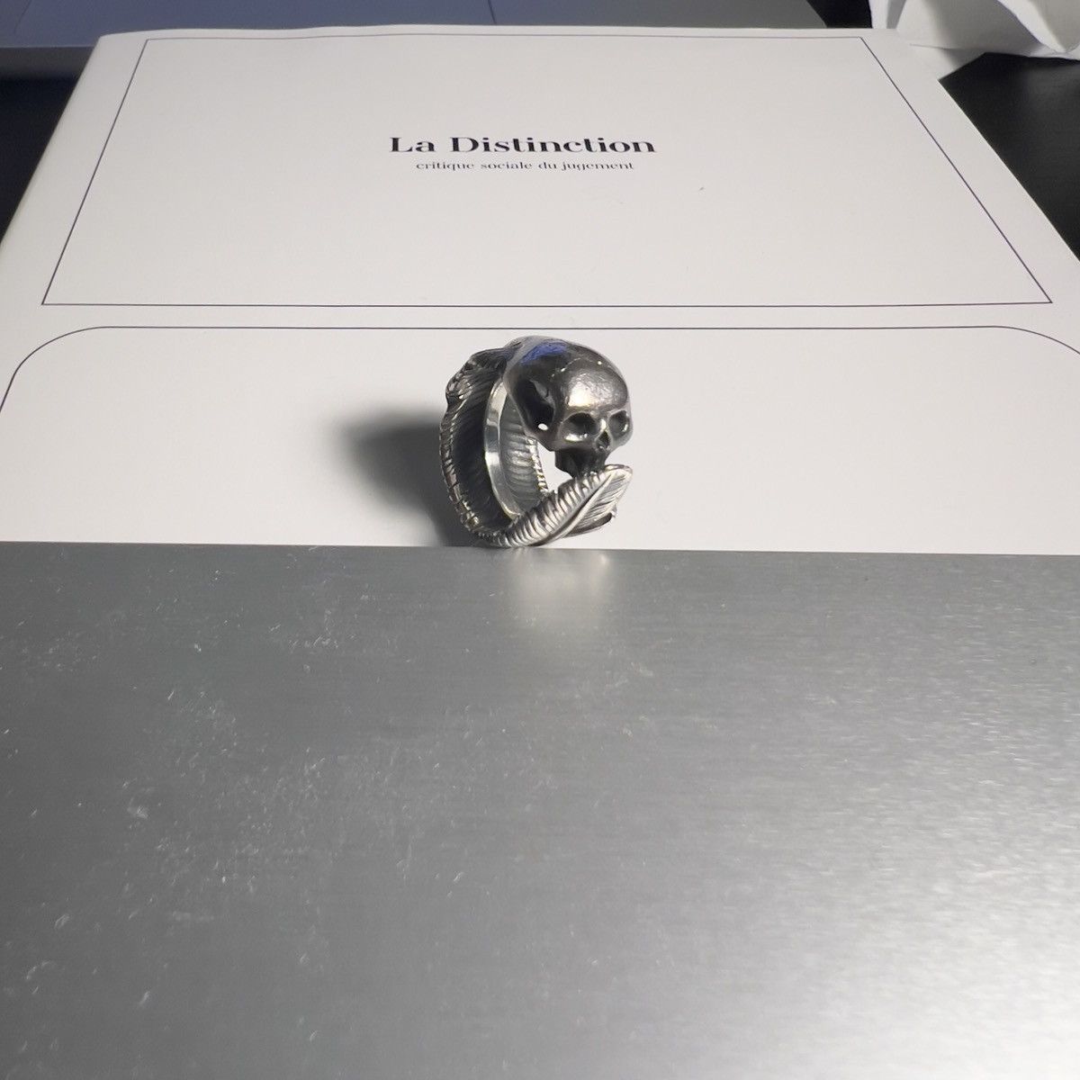 Number (N)ine ss04 feather skull ring Size ONE SIZE - 1 Thumbnail