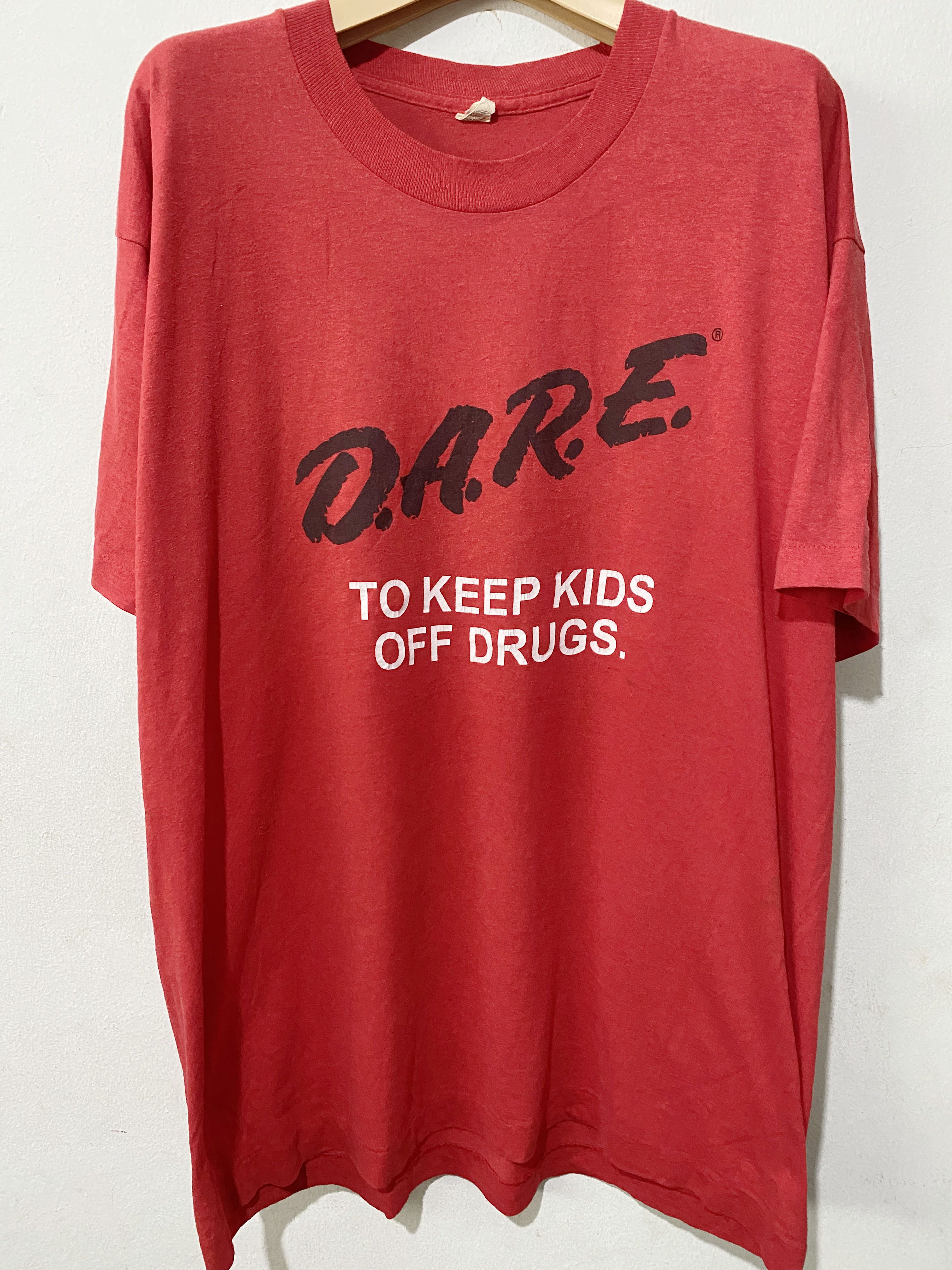 D.A.R.E × Vintage Vintage 80s DARE To Keep Kids Off Drugs Red Tee Size US XL / EU 56 / 4 - 1 Thumbnail