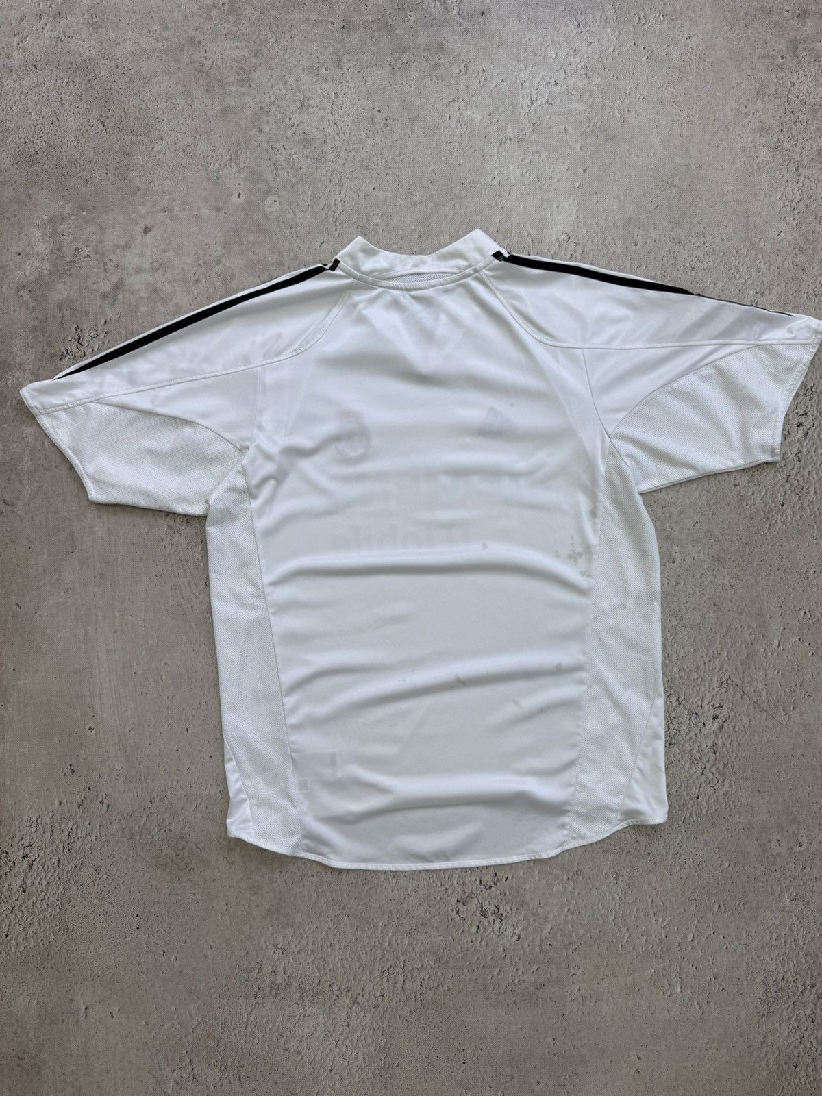 Adidas BLOCKCORE💯💯Adidas Y2K Real Madrid 2004-05 Home jersey Size US L / EU 52-54 / 3 - 8 Thumbnail