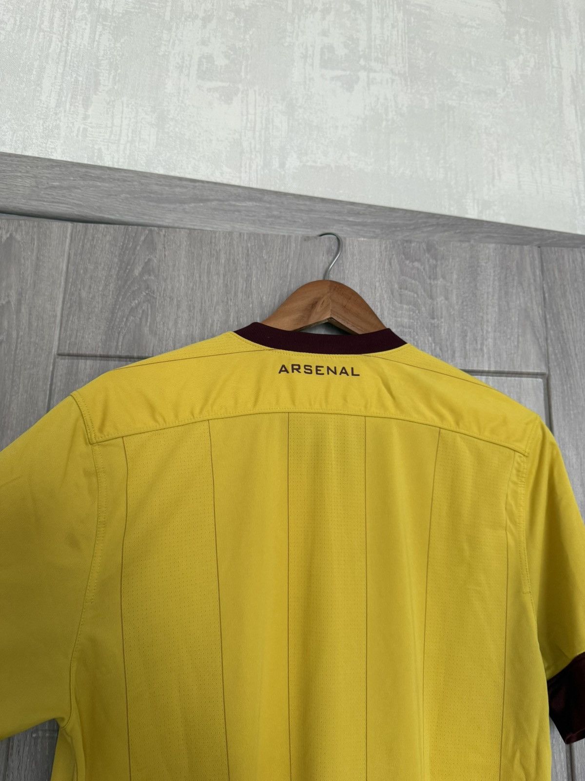 Nike Rare Nike Fly Emirates Arsenal Dri-Fit Jersey Soccer Men's Size US L / EU 52-54 / 3 - 10 Thumbnail