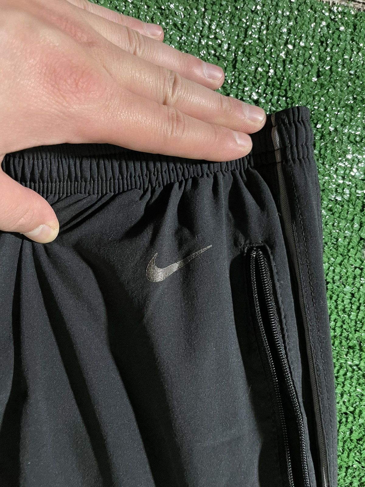 Nike Nike Black Joggers Size US 30 / EU 46 - 2 Thumbnail