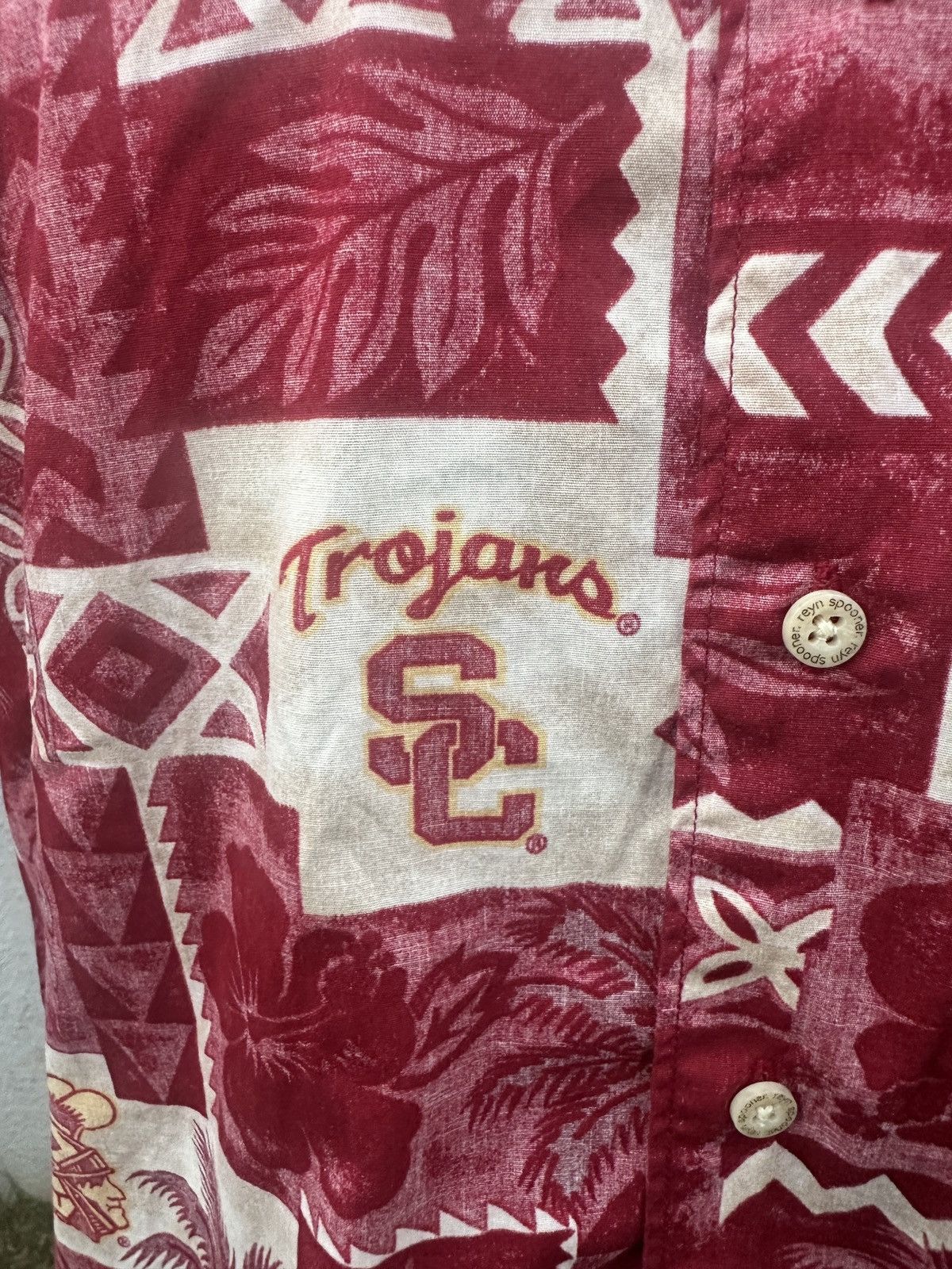 Reyn Spooner PreOwned Reyn Spooner USC Trojans Shirt Mens M Hawaiian Red Size US M / EU 48-50 / 2 - 4 Thumbnail
