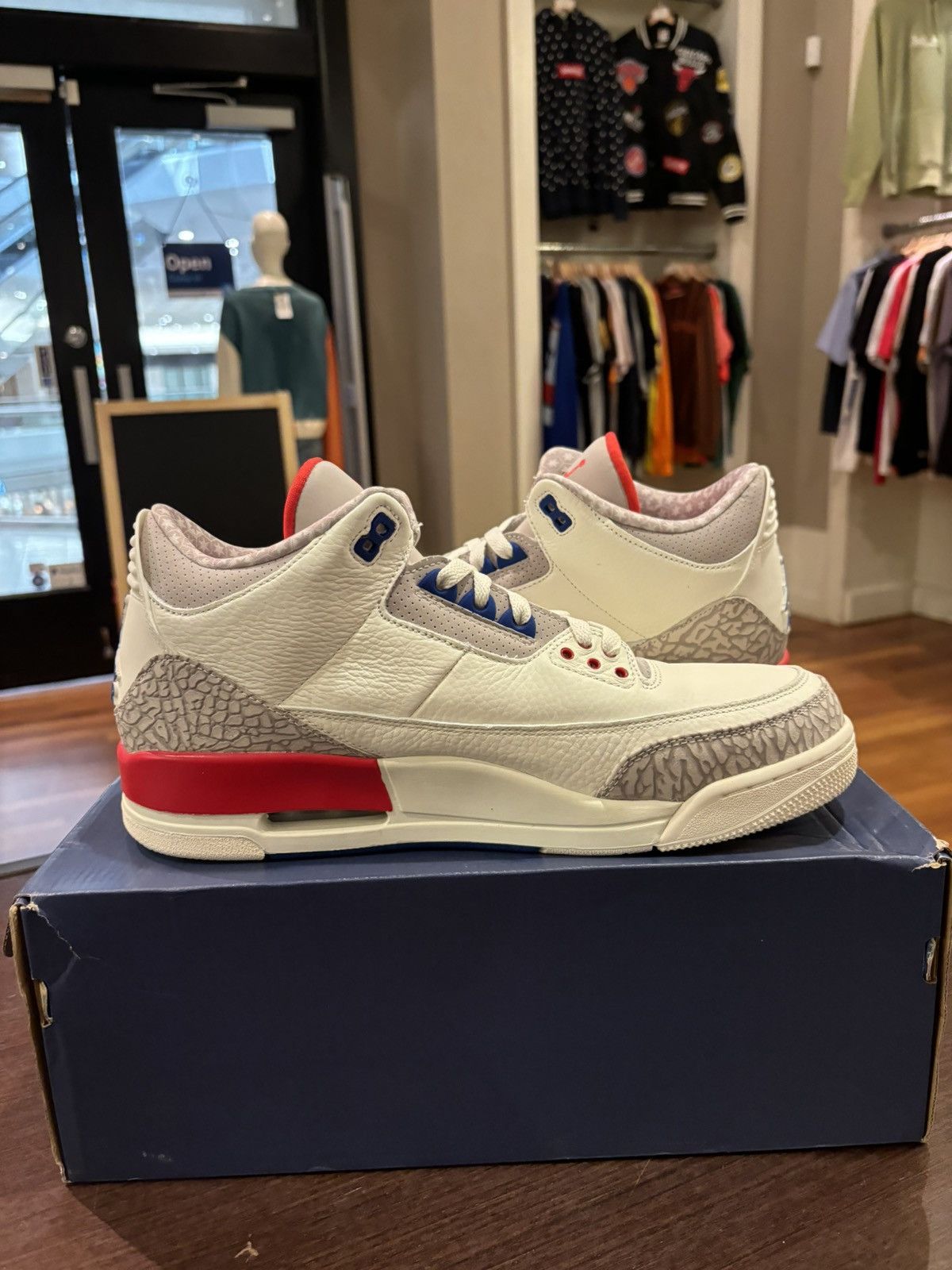 Jordan Brand Jordan 3 Retro ‘International Flight’ Size US 12 / EU 45 - 3 Thumbnail