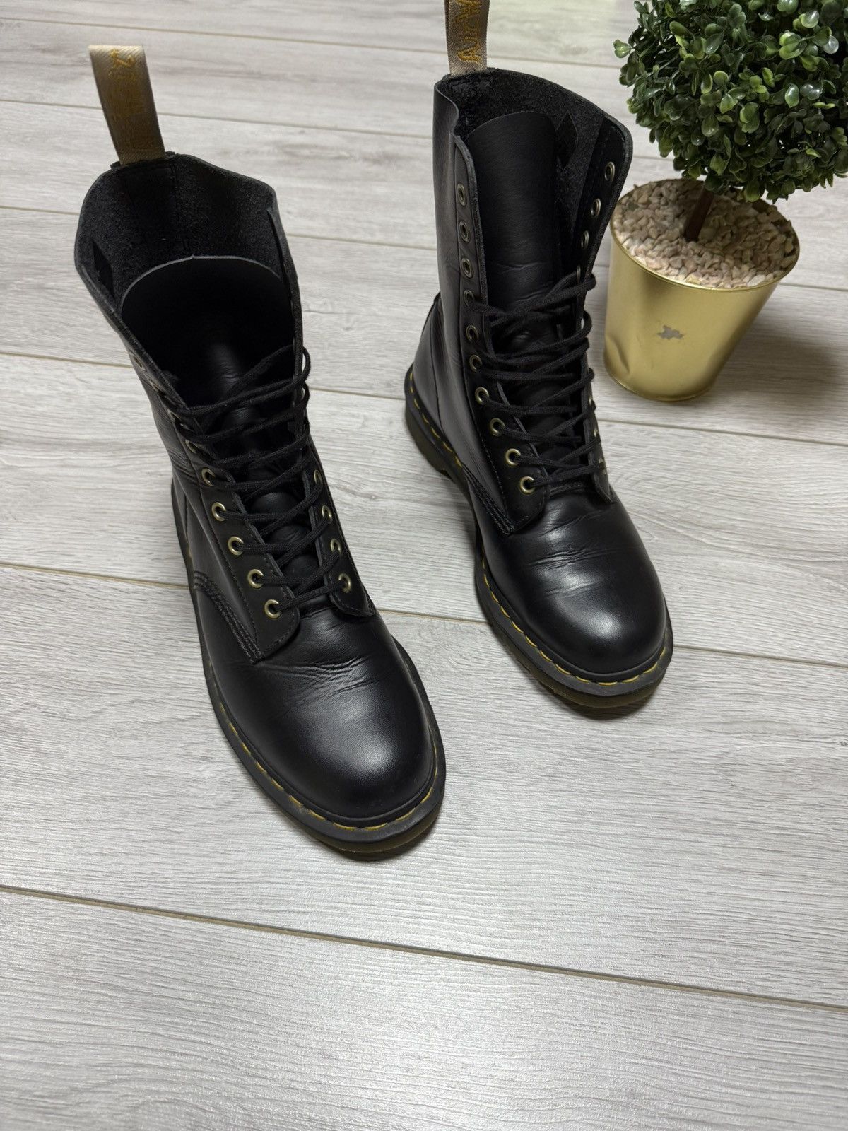 Dr. Martens Dr martens leather boots Size US 10 / EU 43 - 2 Thumbnail