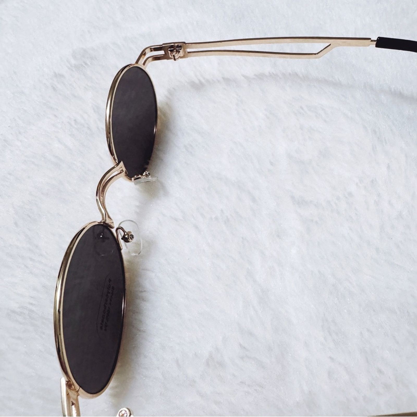 Other Brandon Black with Gold Rim Round Sunglasses Size ONE SIZE - 6 Thumbnail