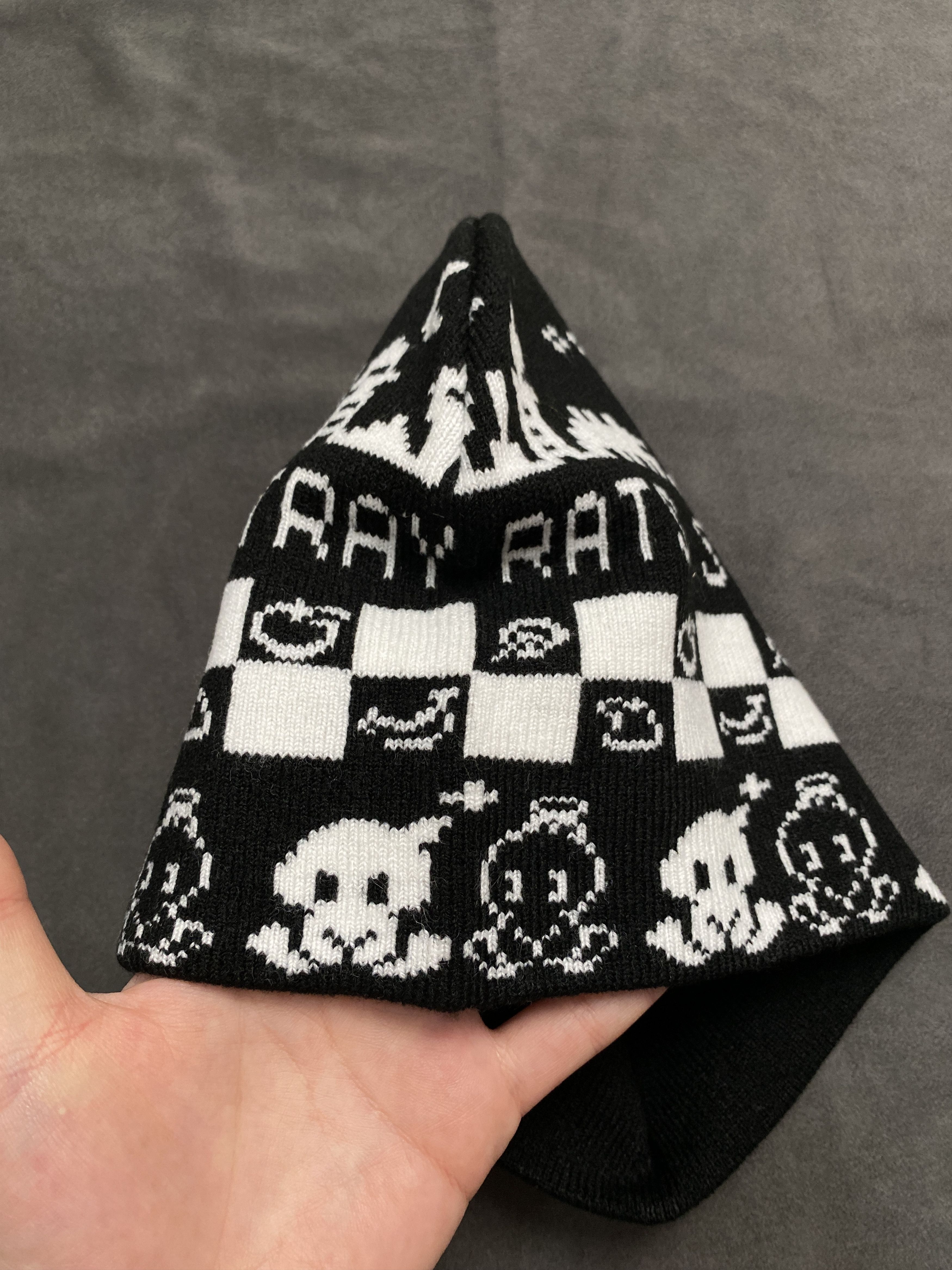 Japanese Brand Rare Stray Rats x Sonic Chao VMU No Cuff White Beanie Hat OS Size ONE SIZE - 6 Thumbnail