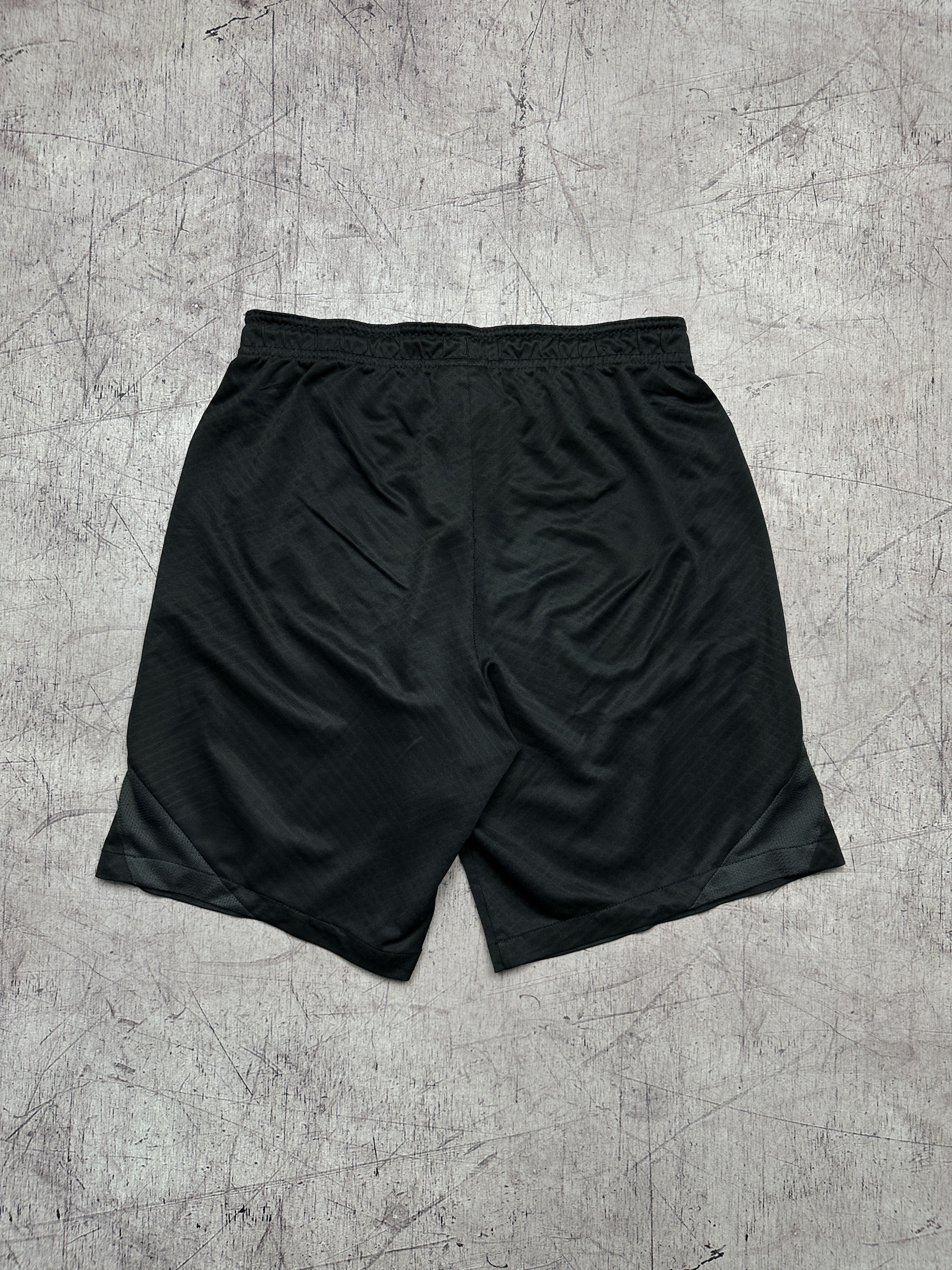 Nike Nike Vintage Dri Fit Mens Shorts Size US 30 / EU 46 - 8 Thumbnail